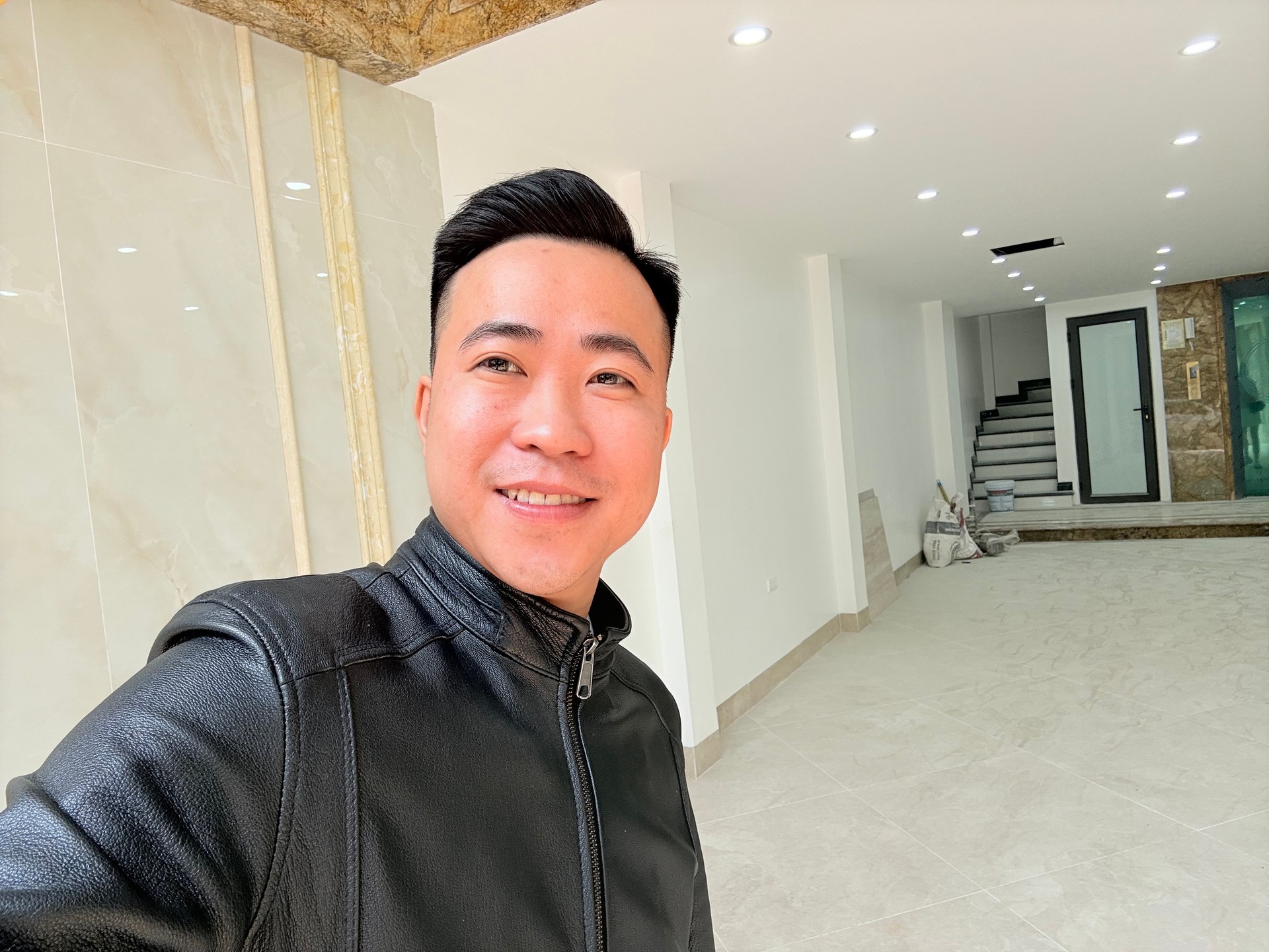 Bán nhà Đền Lừ 2 - diện tích 60m2 7 tầng - Ô tô đỗ tránh - giá 33,5 tỷ