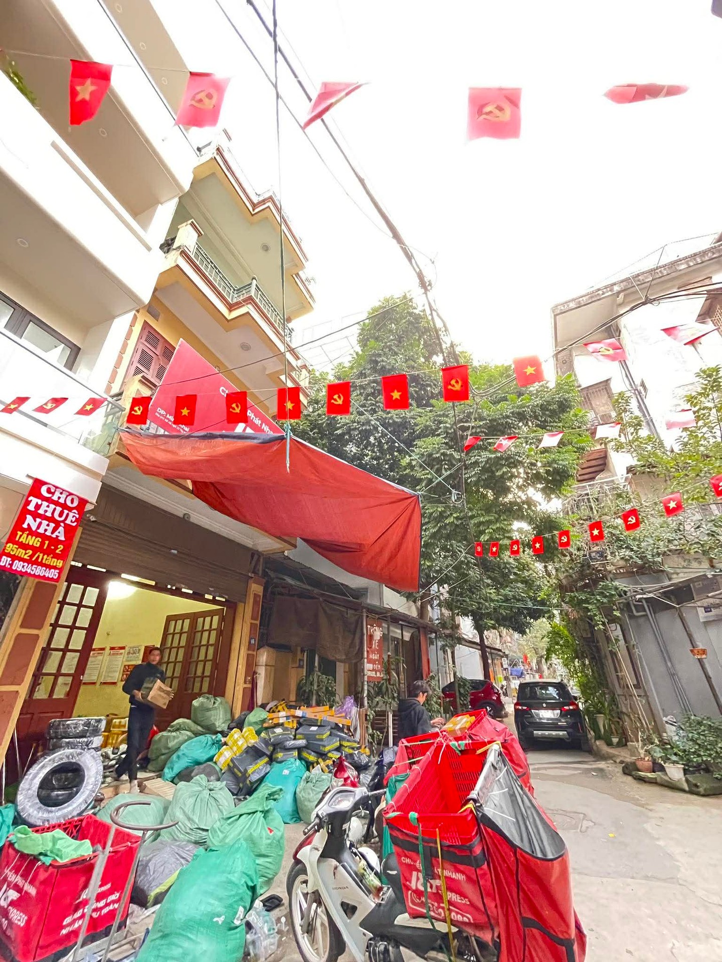 Bán nhà Vân Đồn - diện tích 80m2 4 tầng - ô tô tránh - giá 25 tỷ