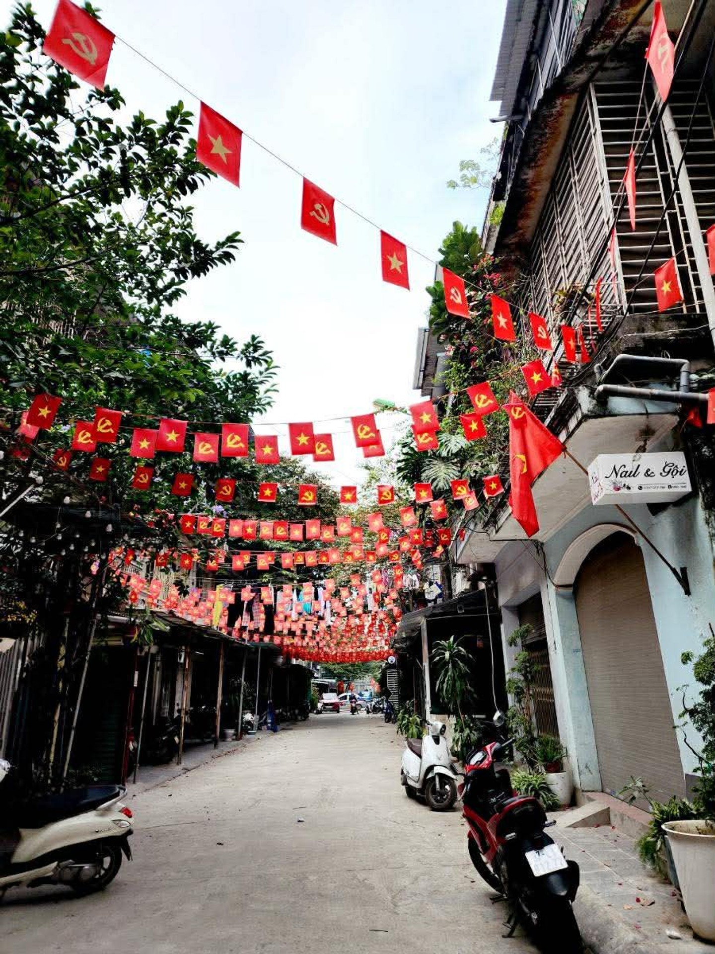 Bán nhà Vân Đồn - diện tích 80m2 4 tầng - ô tô tránh - giá 25 tỷ