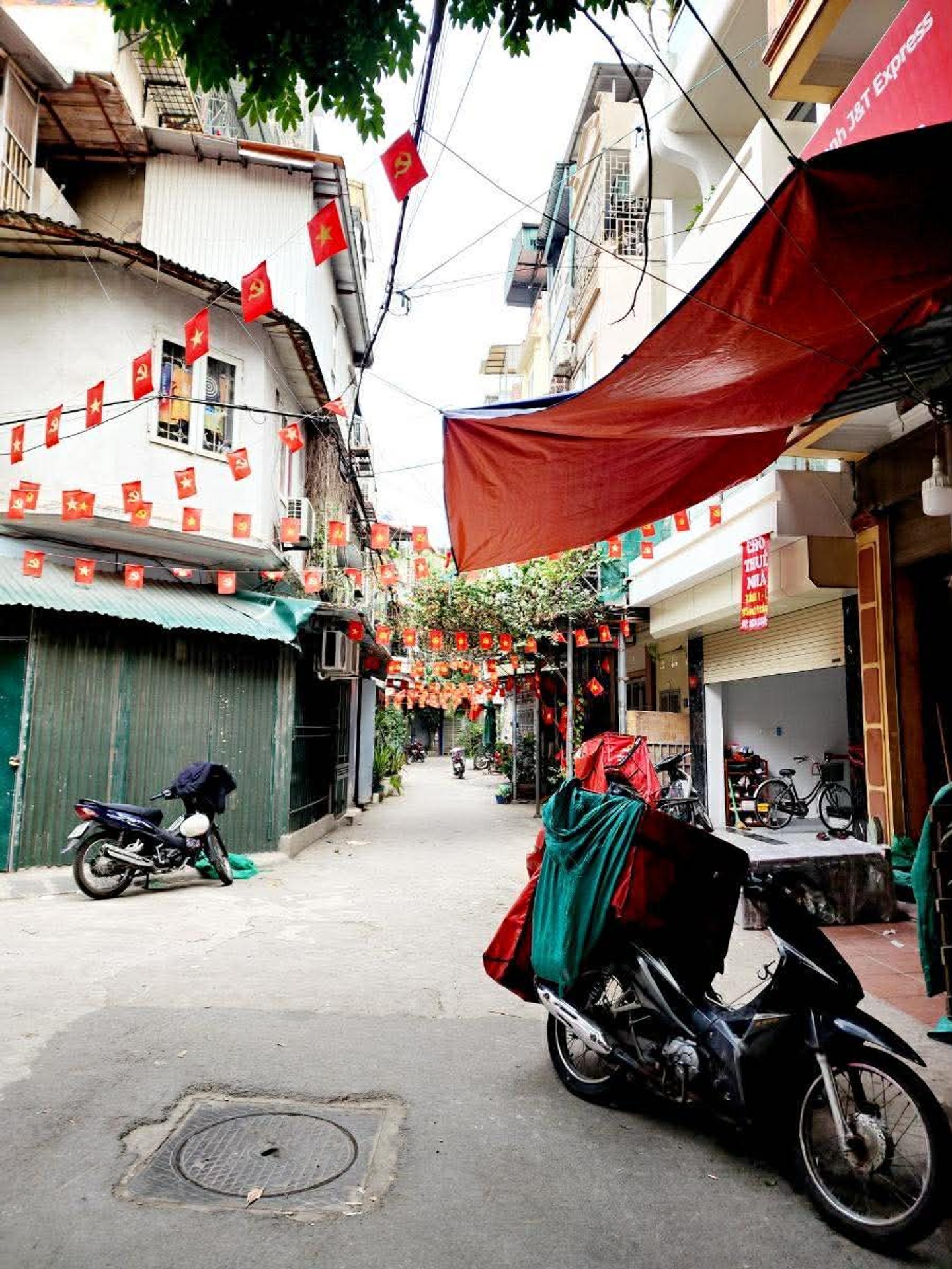 Bán nhà Vân Đồn - diện tích 80m2 4 tầng - ô tô tránh - giá 25 tỷ