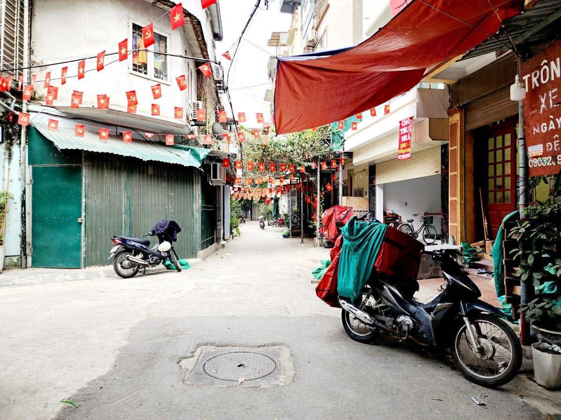 Bán nhà Vân Đồn - diện tích 80m2 4 tầng - ô tô tránh - giá 25 tỷ