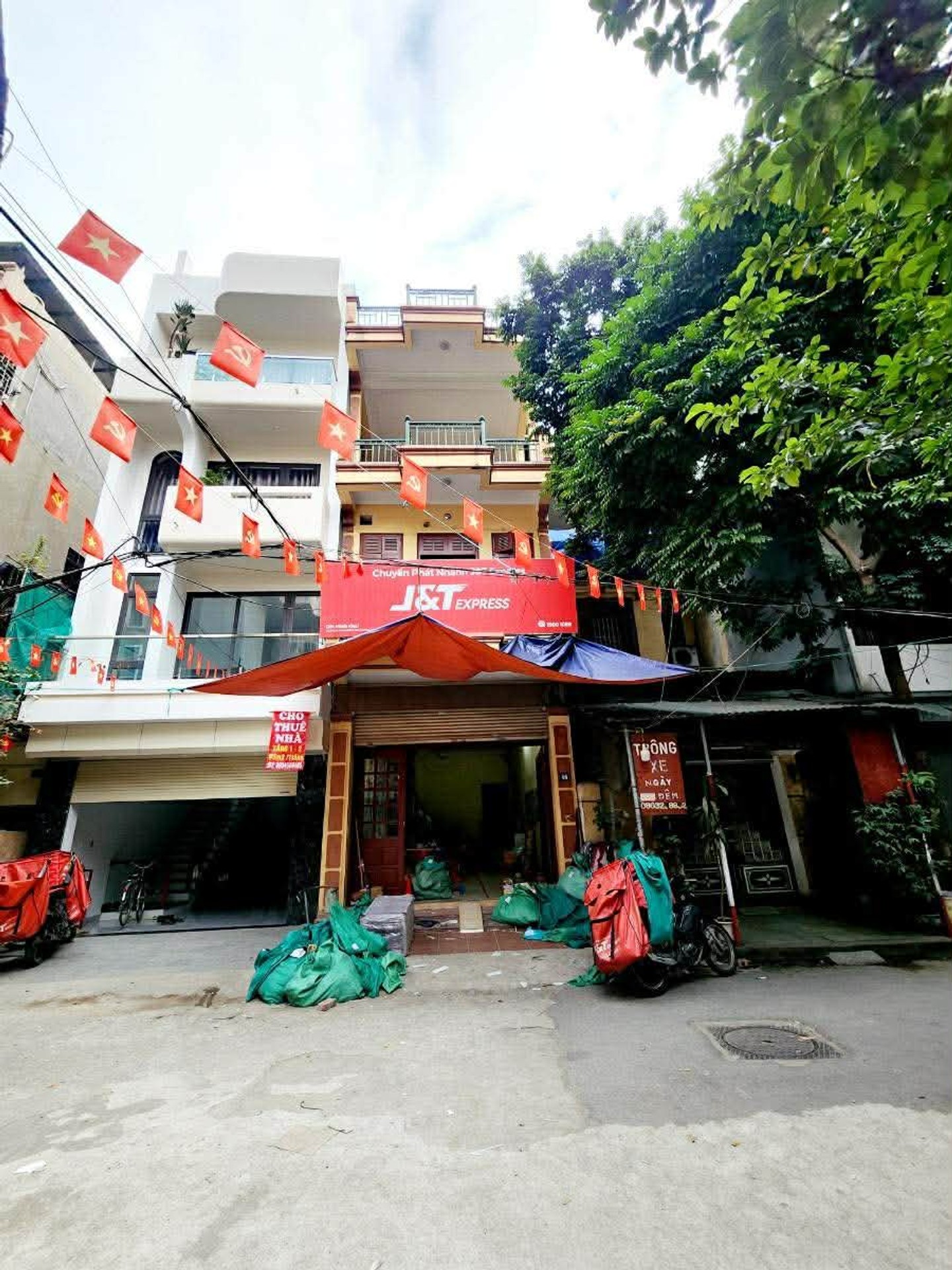 Bán nhà Vân Đồn - diện tích 80m2 4 tầng - ô tô tránh - giá 25 tỷ