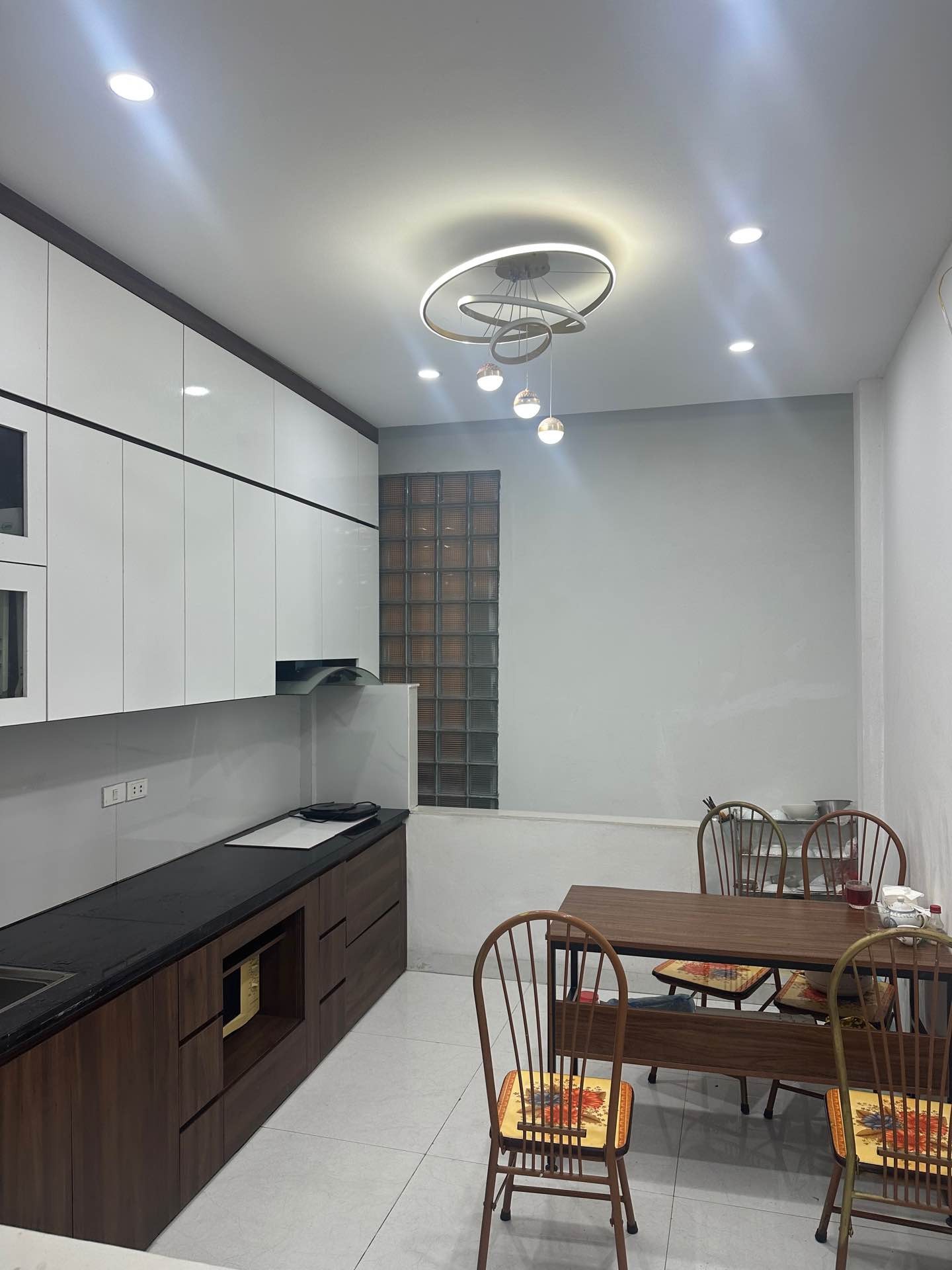 Bán nhà Chùa Vua - diện tích 47m2 4 tầng - Ngõ thông kinh doanh - giá 12,2 tỷ