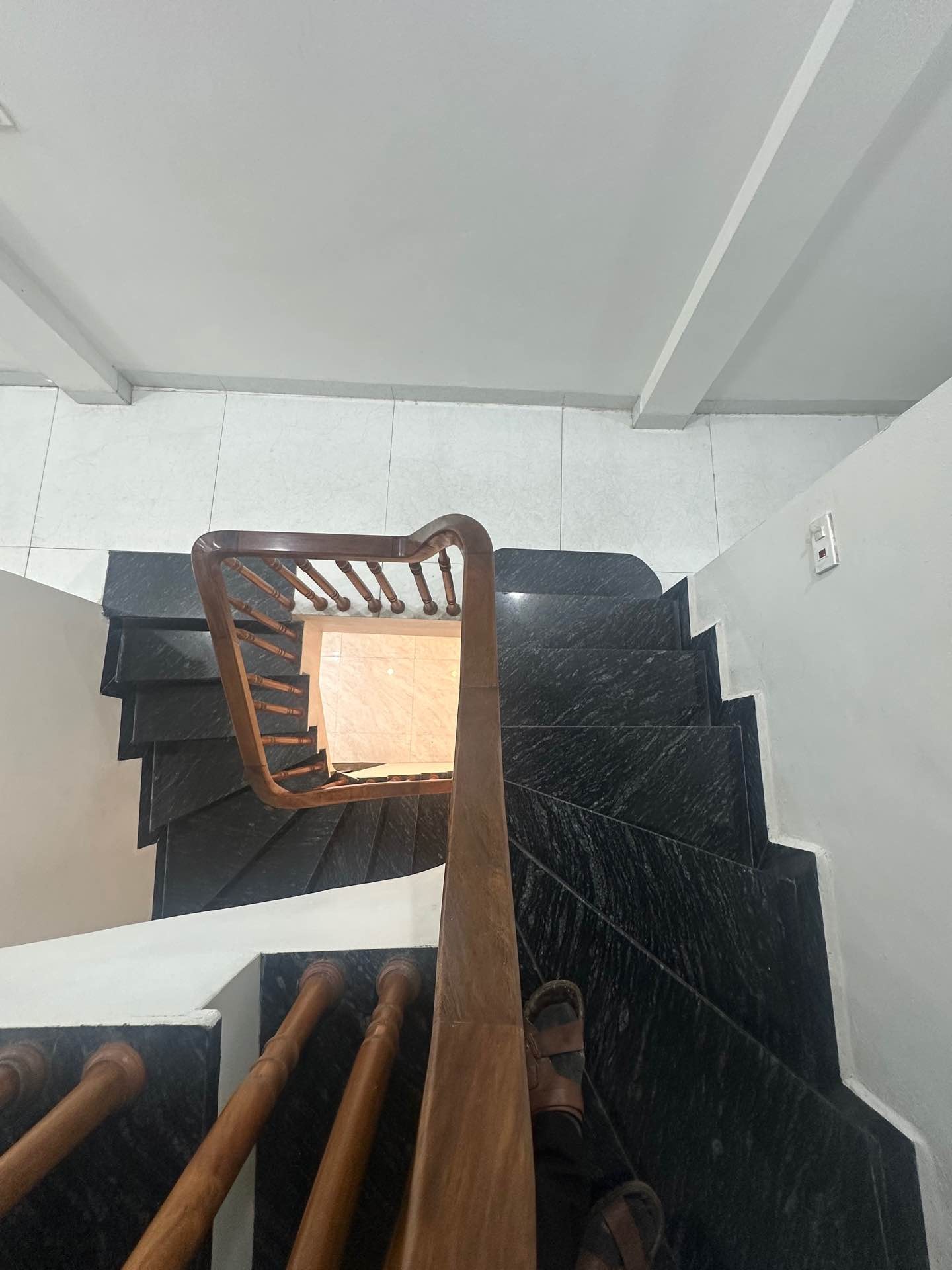 Bán nhà Chùa Vua - diện tích 47m2 4 tầng - Ngõ thông kinh doanh - giá 12,2 tỷ
