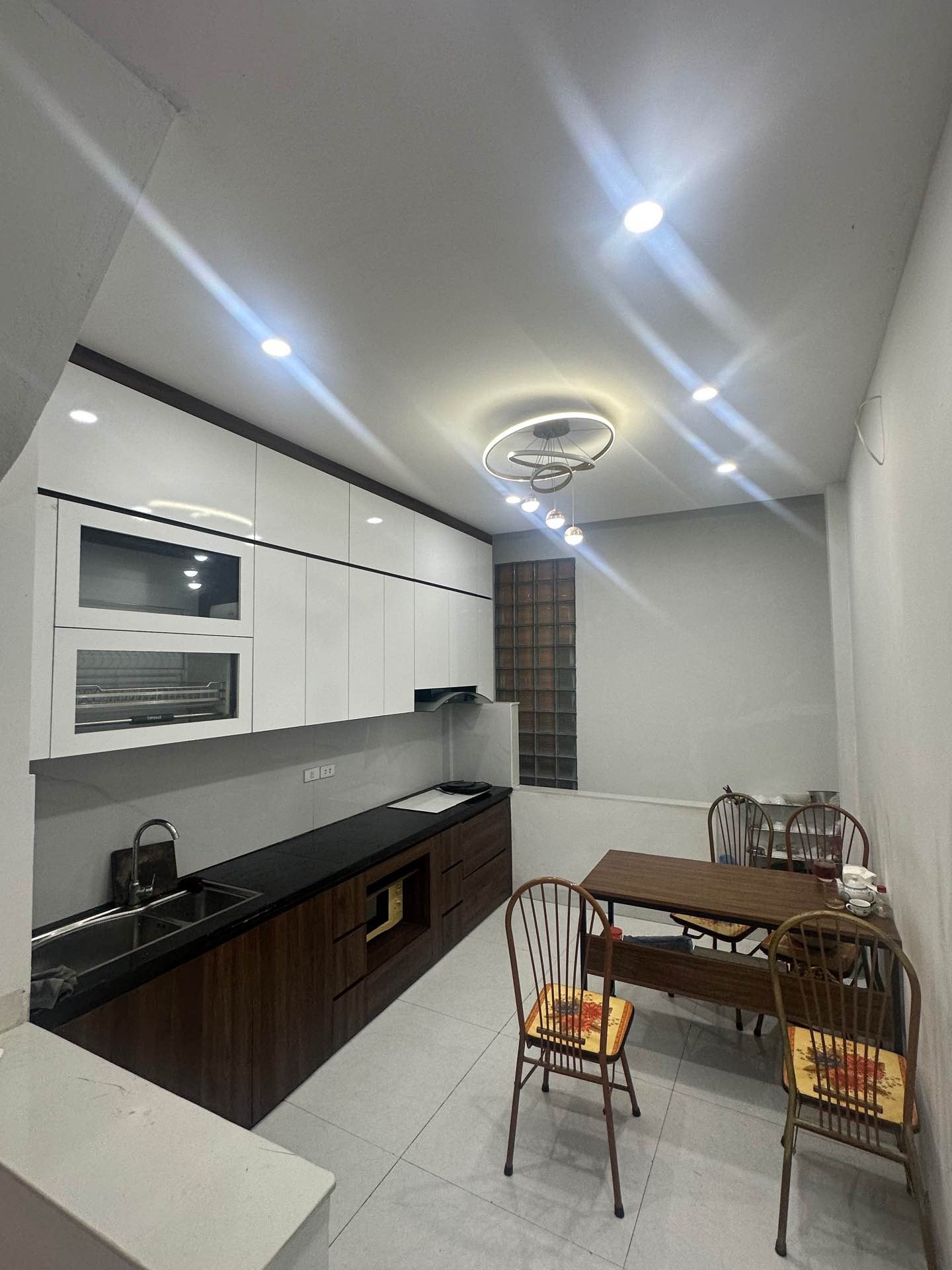 Bán nhà Chùa Vua - diện tích 47m2 4 tầng - Ngõ thông kinh doanh - giá 12,2 tỷ
