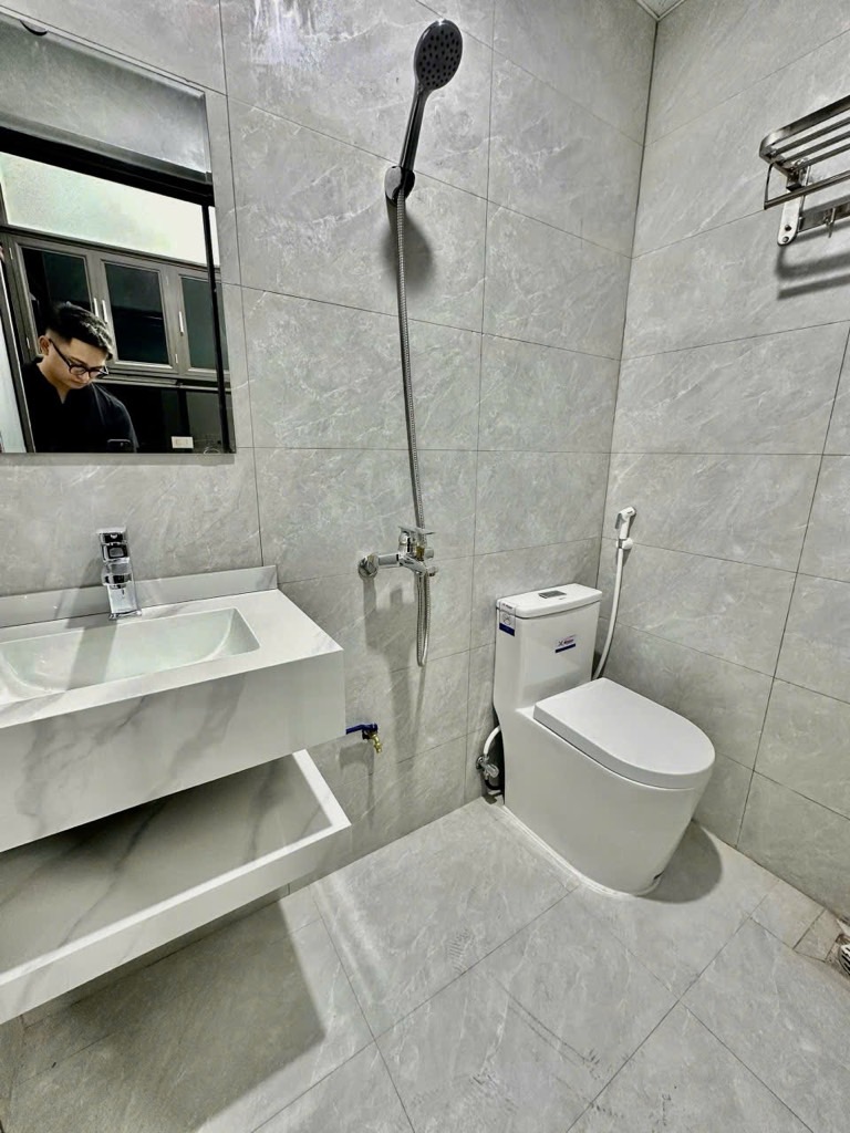 Bán nhà Quan Nhân - diện tích 105m2 7 tầng - Căn hộ dịch vụ dòng tiền ~ 150TR/tháng - giá 26,9 tỷ