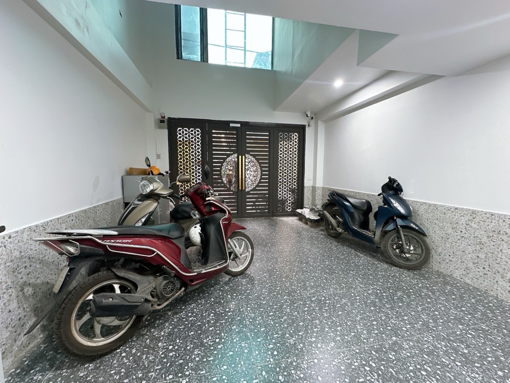 Bán nhà Quan Nhân - diện tích 105m2 7 tầng - Căn hộ dịch vụ dòng tiền ~ 150TR/tháng - giá 26,9 tỷ