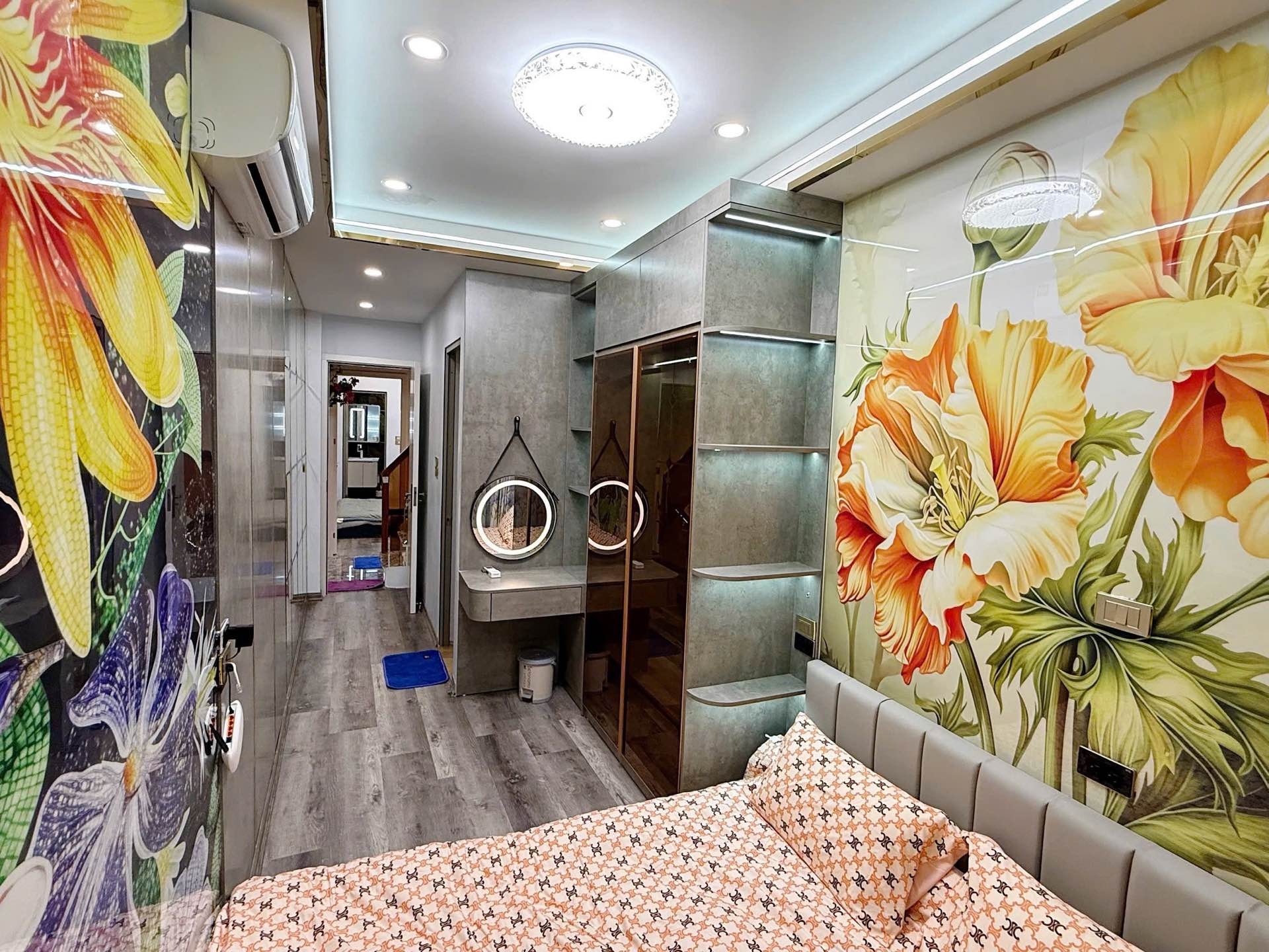 Bán nhà Chùa Quỳnh - diện tích 32m2 5 tầng - Ô tô tránh - giá 12,9 tỷ