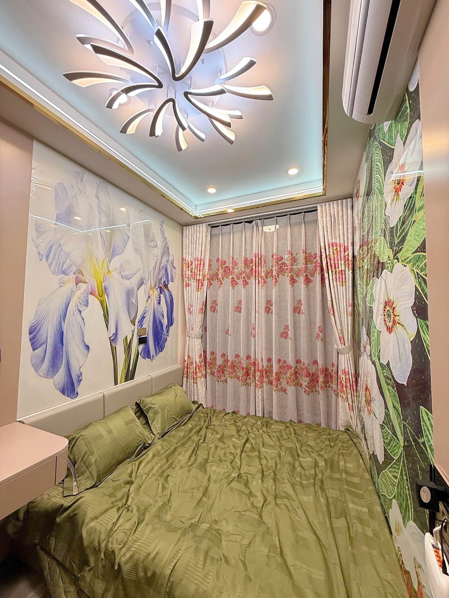 Bán nhà Chùa Quỳnh - diện tích 32m2 5 tầng - Ô tô tránh - giá 12,9 tỷ