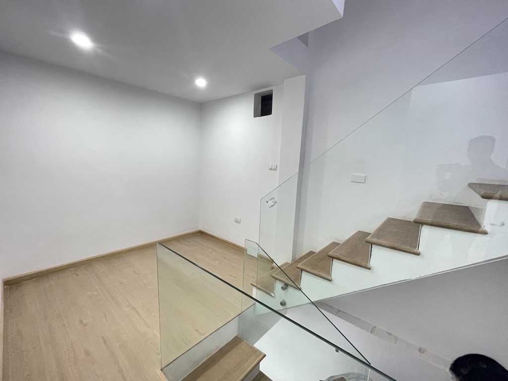Bán nhà Khu TT Hồng Hà - diện tích 80m2 3 tầng - Lô góc, ô tô đỗ cửa - giá 7,3 tỷ