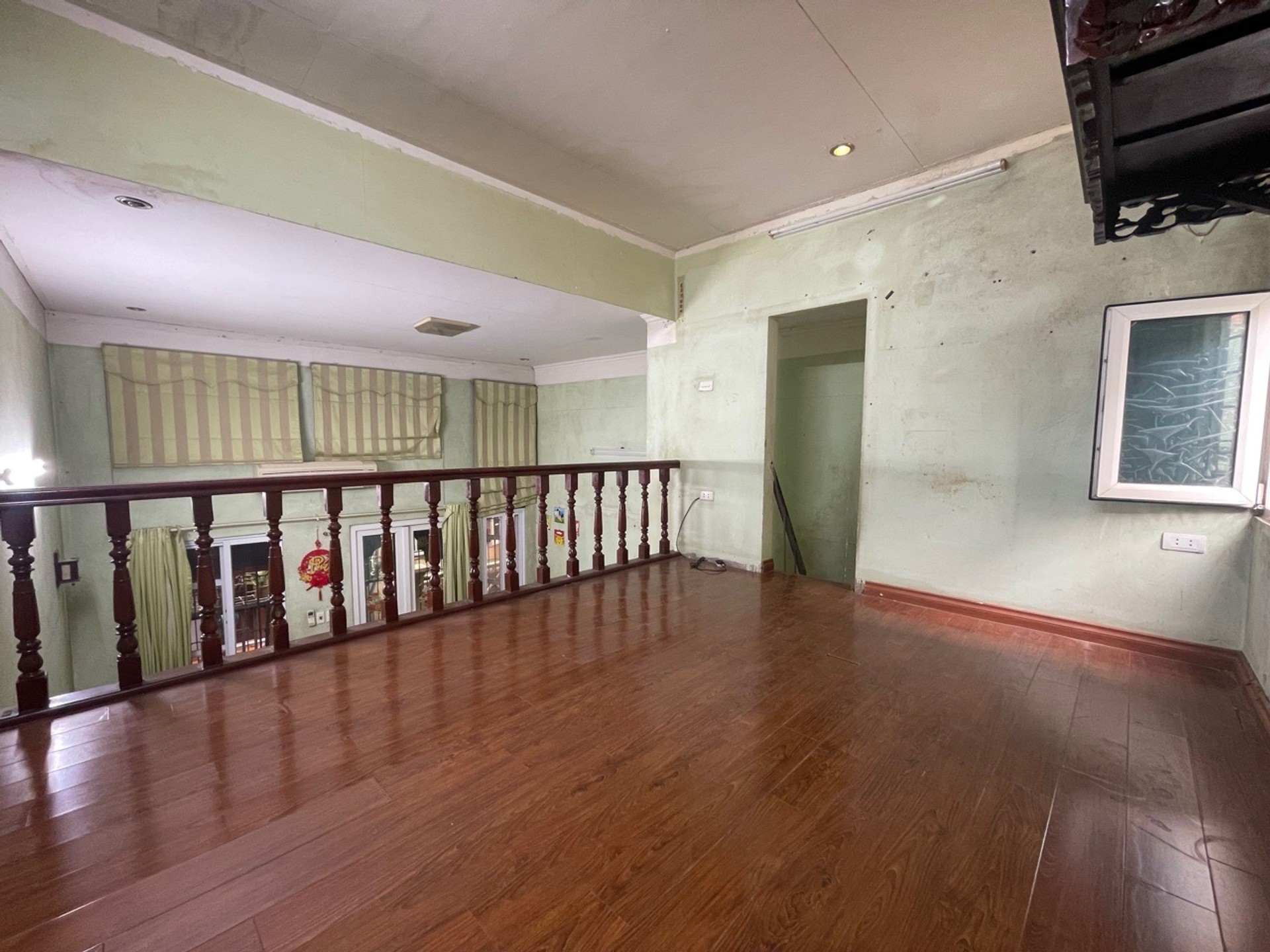Bán nhà Hoà Bình - diện tích 26m2 2 tầng - Lô góc - giá 5,6 tỷ