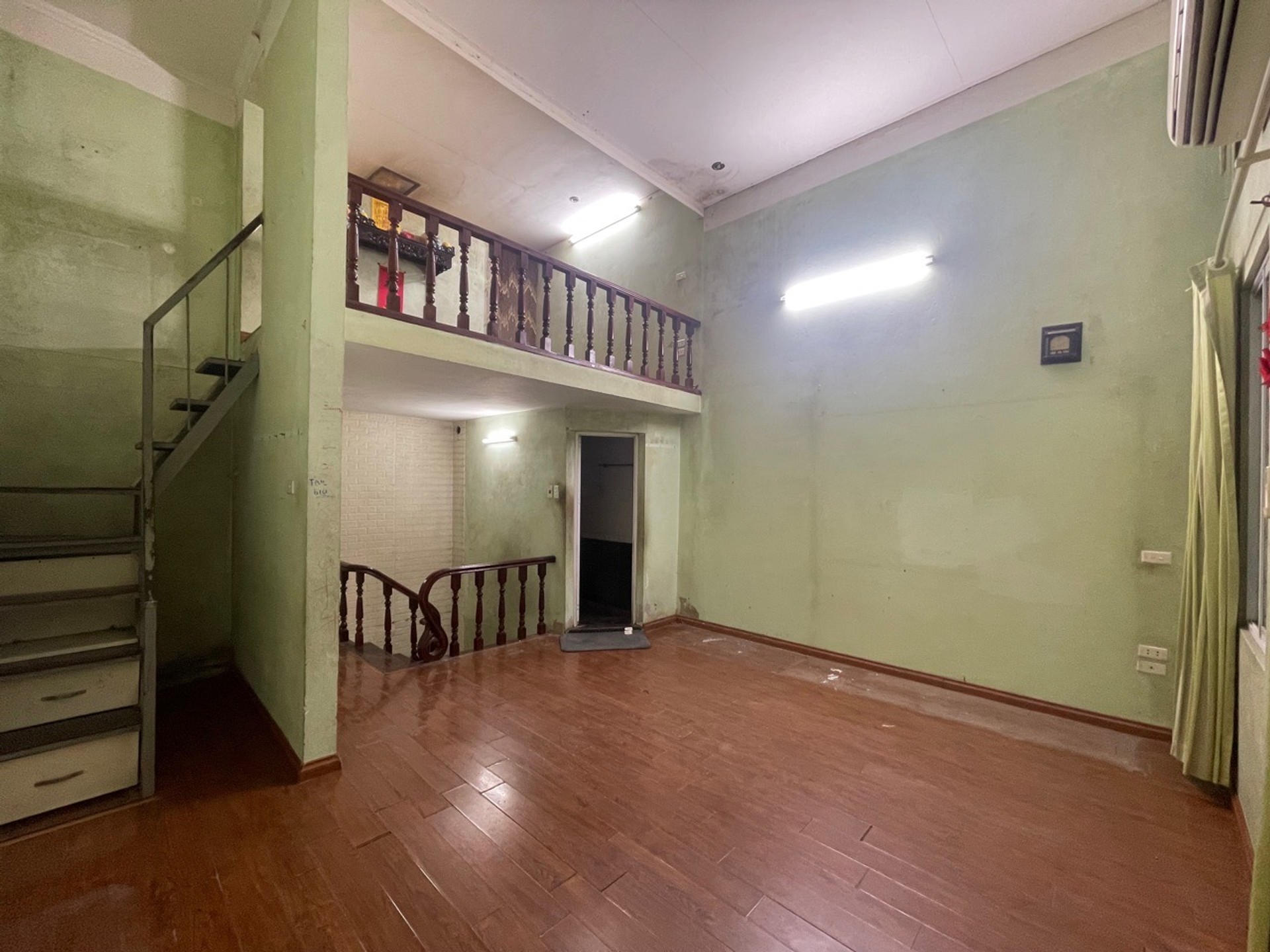 Bán nhà Hoà Bình - diện tích 26m2 2 tầng - Lô góc - giá 5,6 tỷ