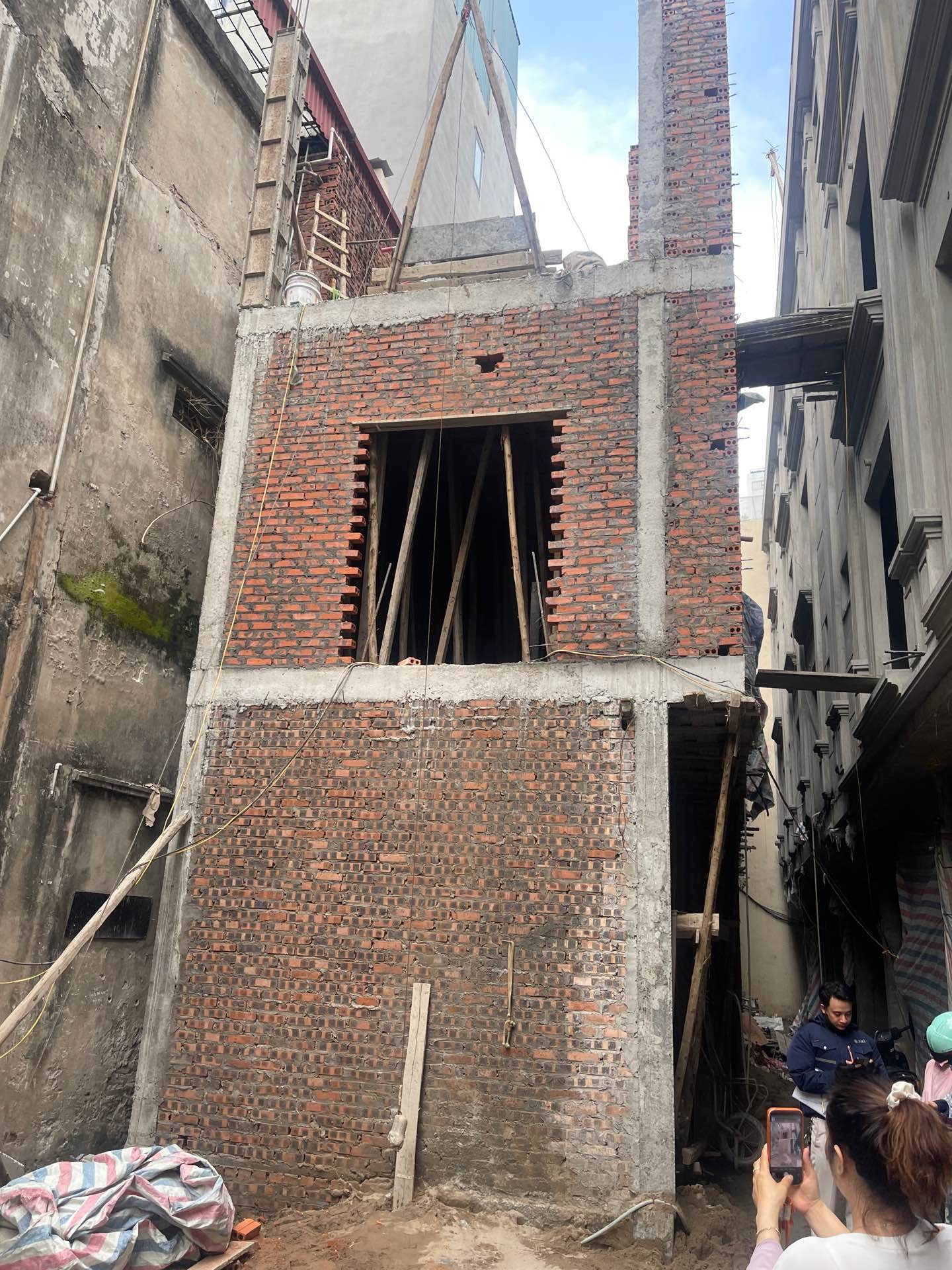 Bán nhà Kim Ngưu - diện tích 30m2 5 tầng - thang máy - giá 9,6 tỷ