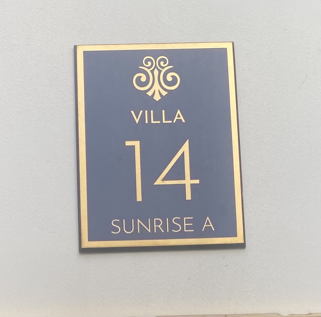 Bán nhà Nguyễn Xiển - diện tích 201.7m2 4 tầng - Villa đẳng cấp - giá 69.5 tỷ