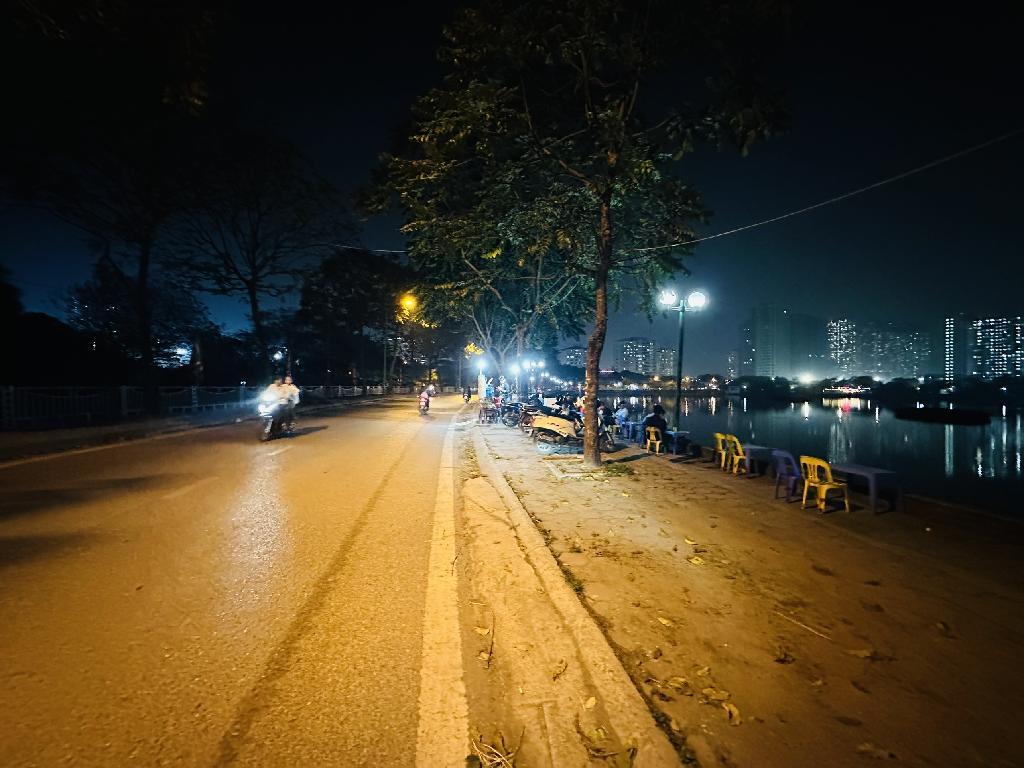 Bán nhà Trịnh Đình Cửu - diện tích 55m2 3 tầng - ô tô qua nhà - giá 13 tỷ
