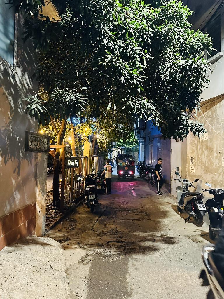 Bán nhà Trịnh Đình Cửu - diện tích 55m2 3 tầng - ô tô qua nhà - giá 13 tỷ