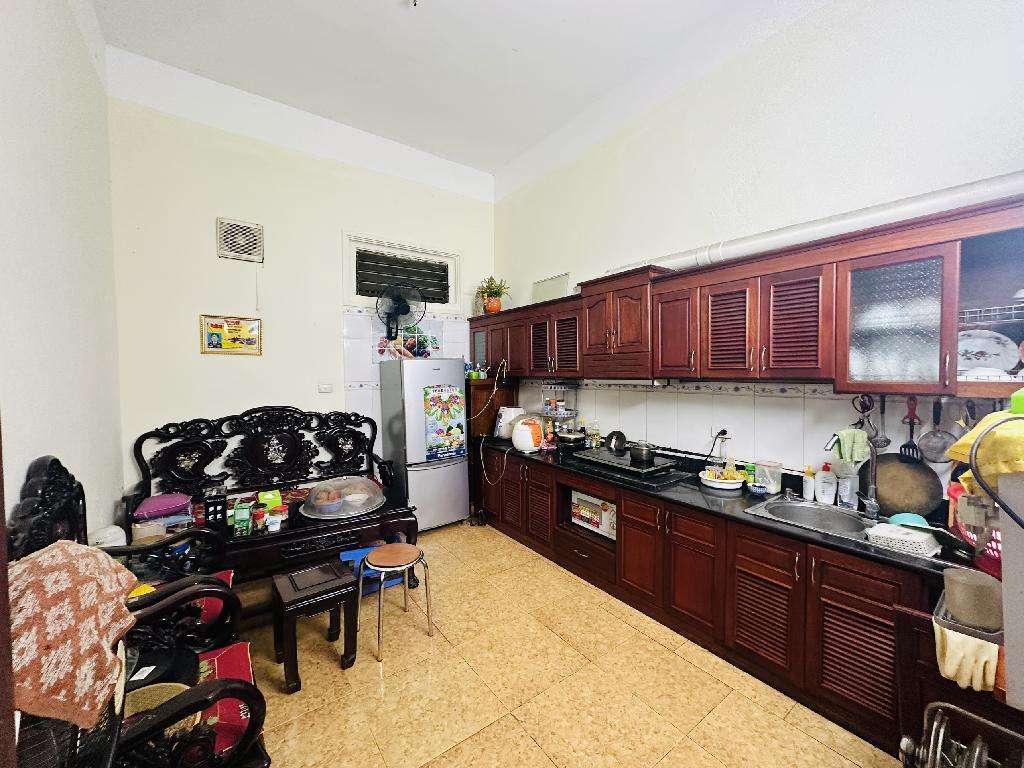 Bán nhà Trịnh Đình Cửu - diện tích 55m2 3 tầng - ô tô qua nhà - giá 13 tỷ