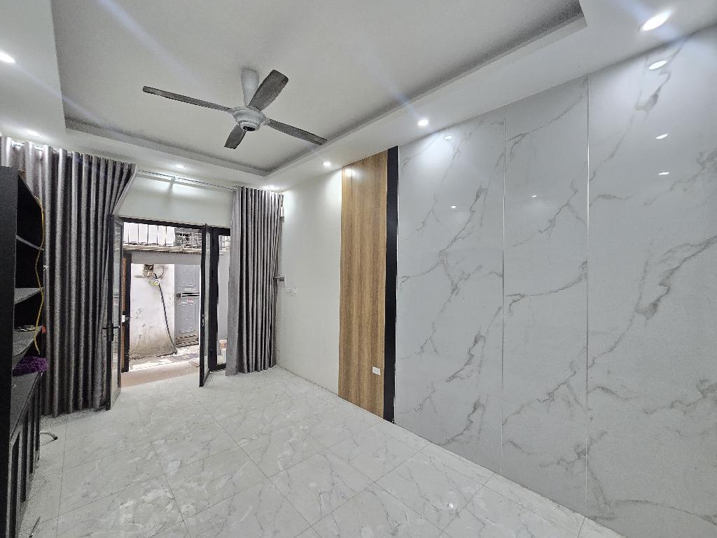 Bán nhà Định Công - diện tích 60m2 3 tầng - Nhà 2 mặt thoáng - giá 7,5 tỷ