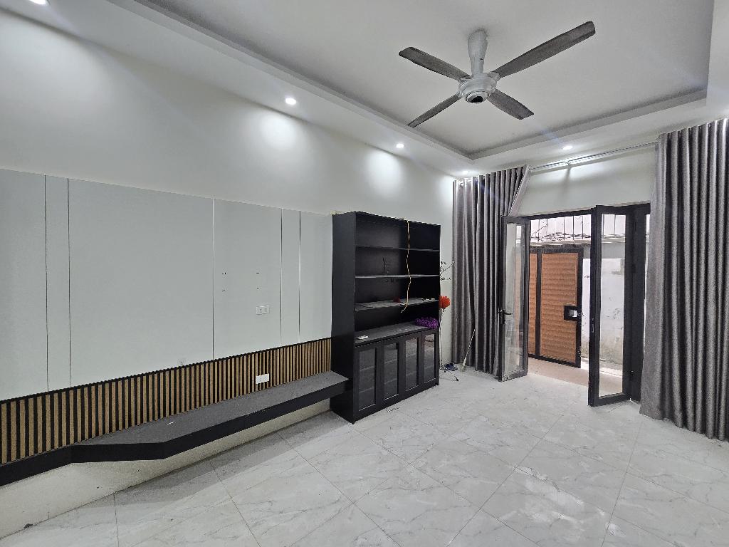 Bán nhà Định Công - diện tích 60m2 3 tầng - Nhà 2 mặt thoáng - giá 7,5 tỷ