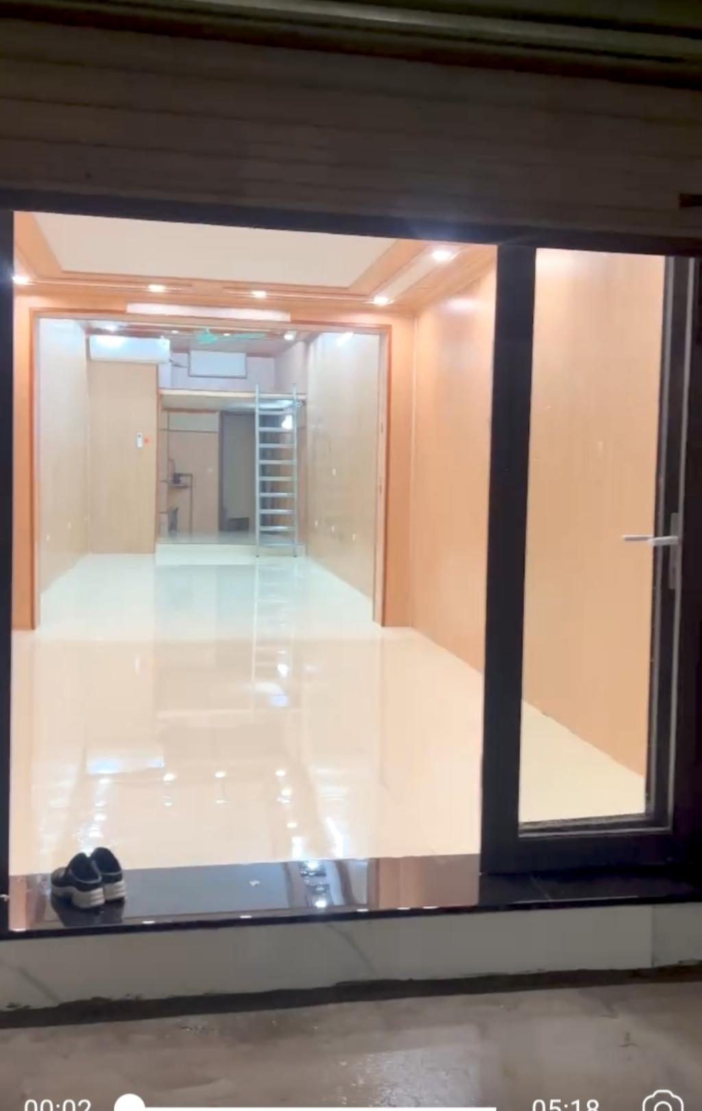 Bán nhà Giải Phóng - diện tích 60m2 2 tầng - Mặt phố, ô tô - giá 19 tỷ