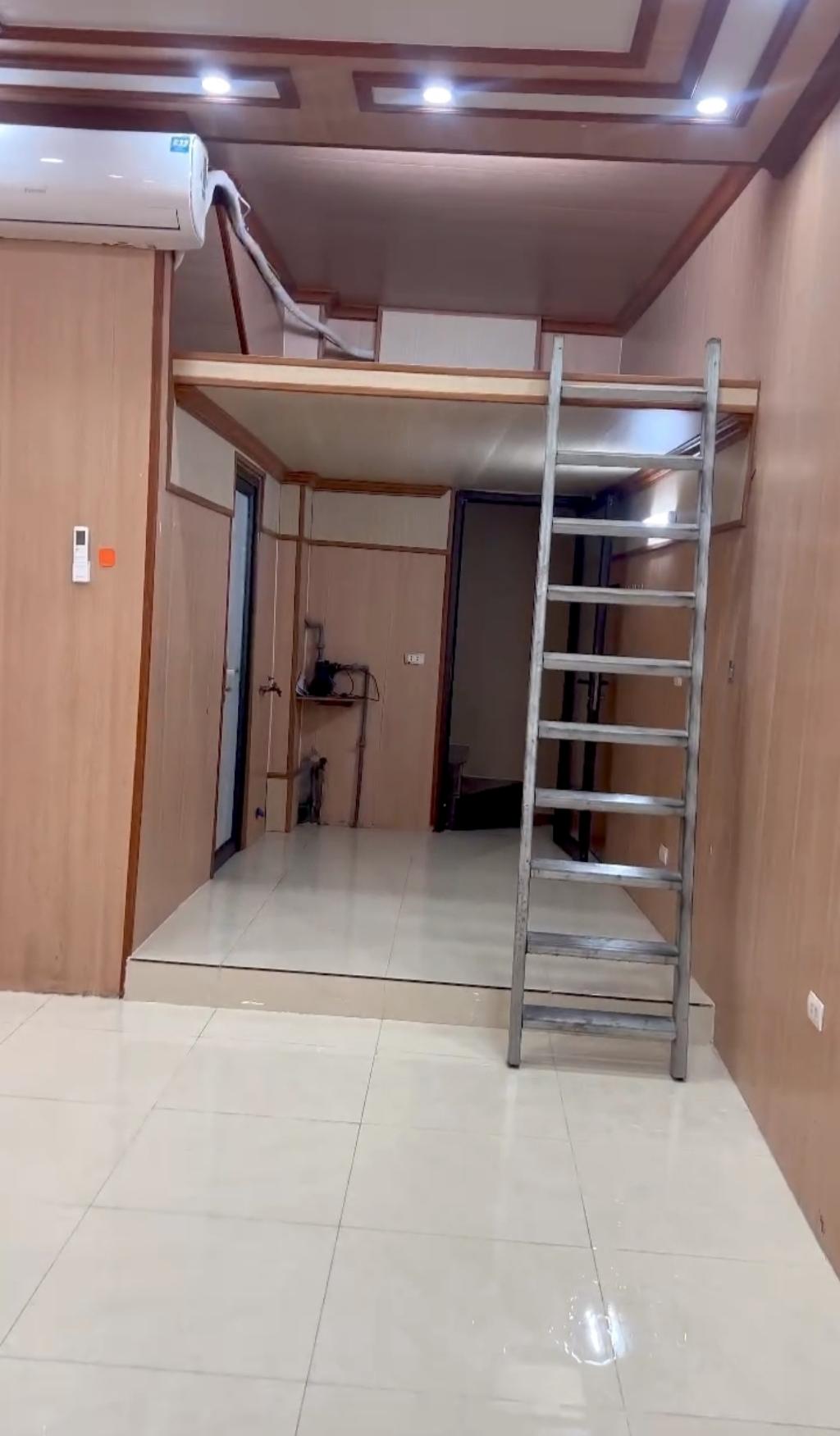 Bán nhà Giải Phóng - diện tích 60m2 2 tầng - Mặt phố, ô tô - giá 19 tỷ