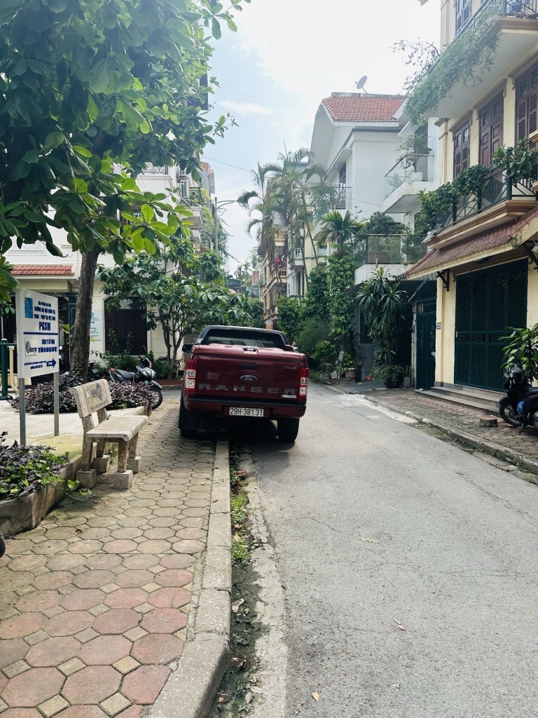 Bán nhà Bắc Linh Đàm - diện tích 75m2 4 tầng - Lô góc 2 mặt thoáng - giá 33,5 tỷ