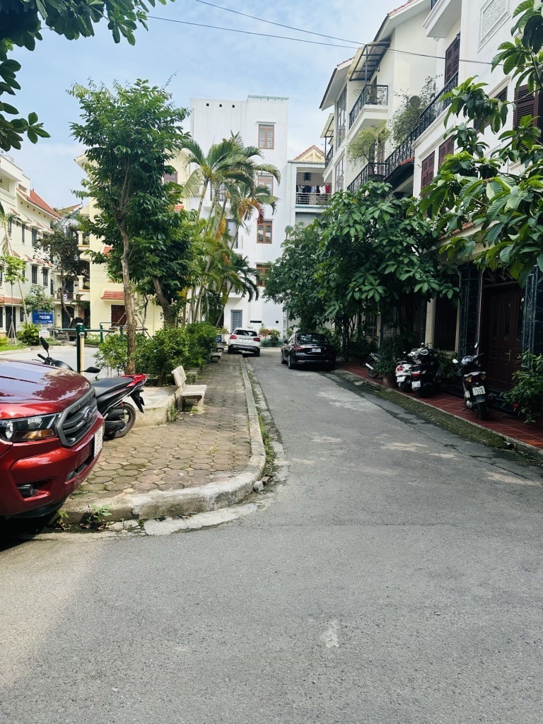 Bán nhà Bắc Linh Đàm - diện tích 75m2 4 tầng - Lô góc 2 mặt thoáng - giá 33,5 tỷ