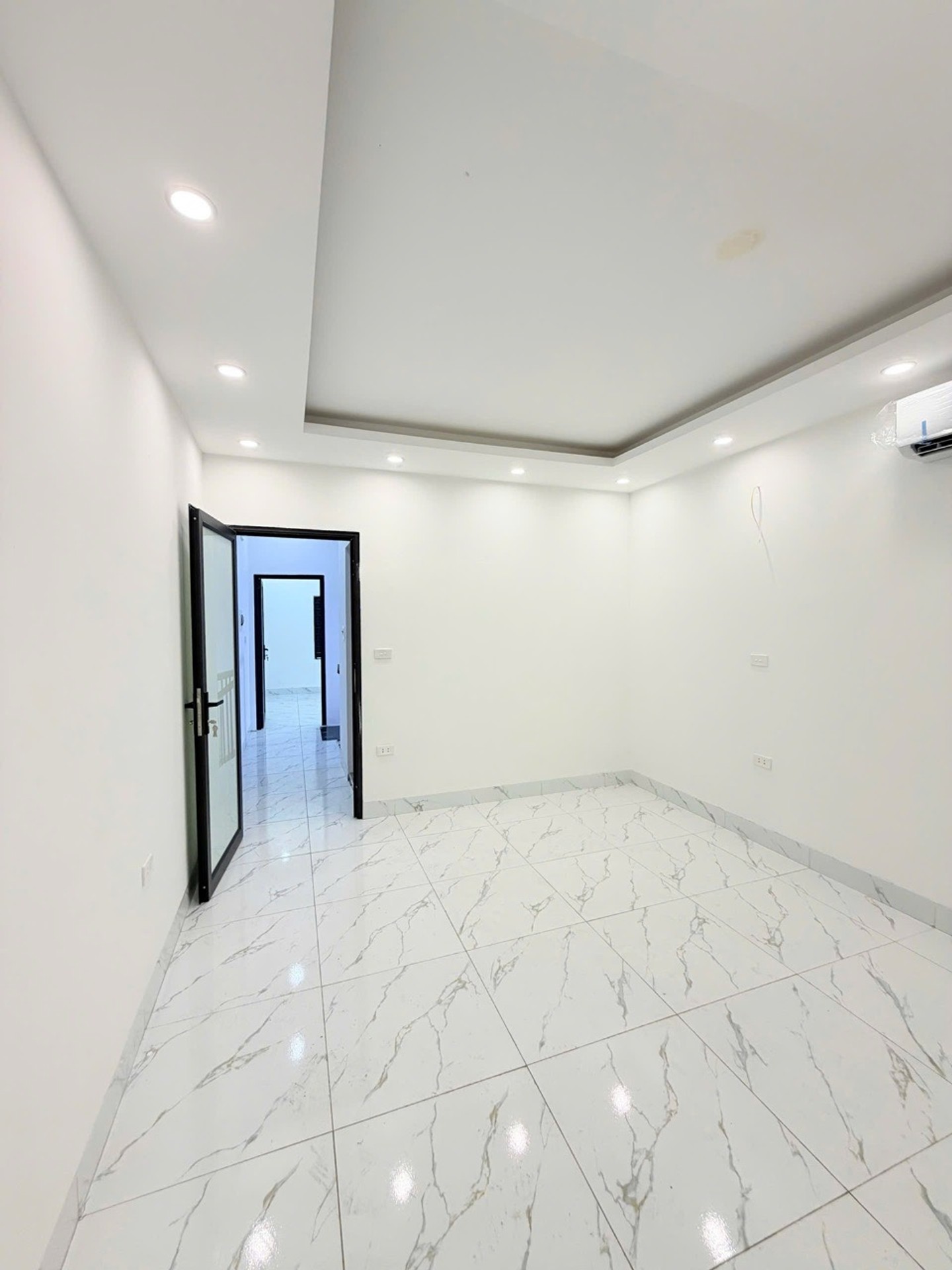 Bán nhà Tân Khai - diện tích 37m2 2 tầng - Nhà đẹp xây mới tinh khôi - giá 2,99 tỷ