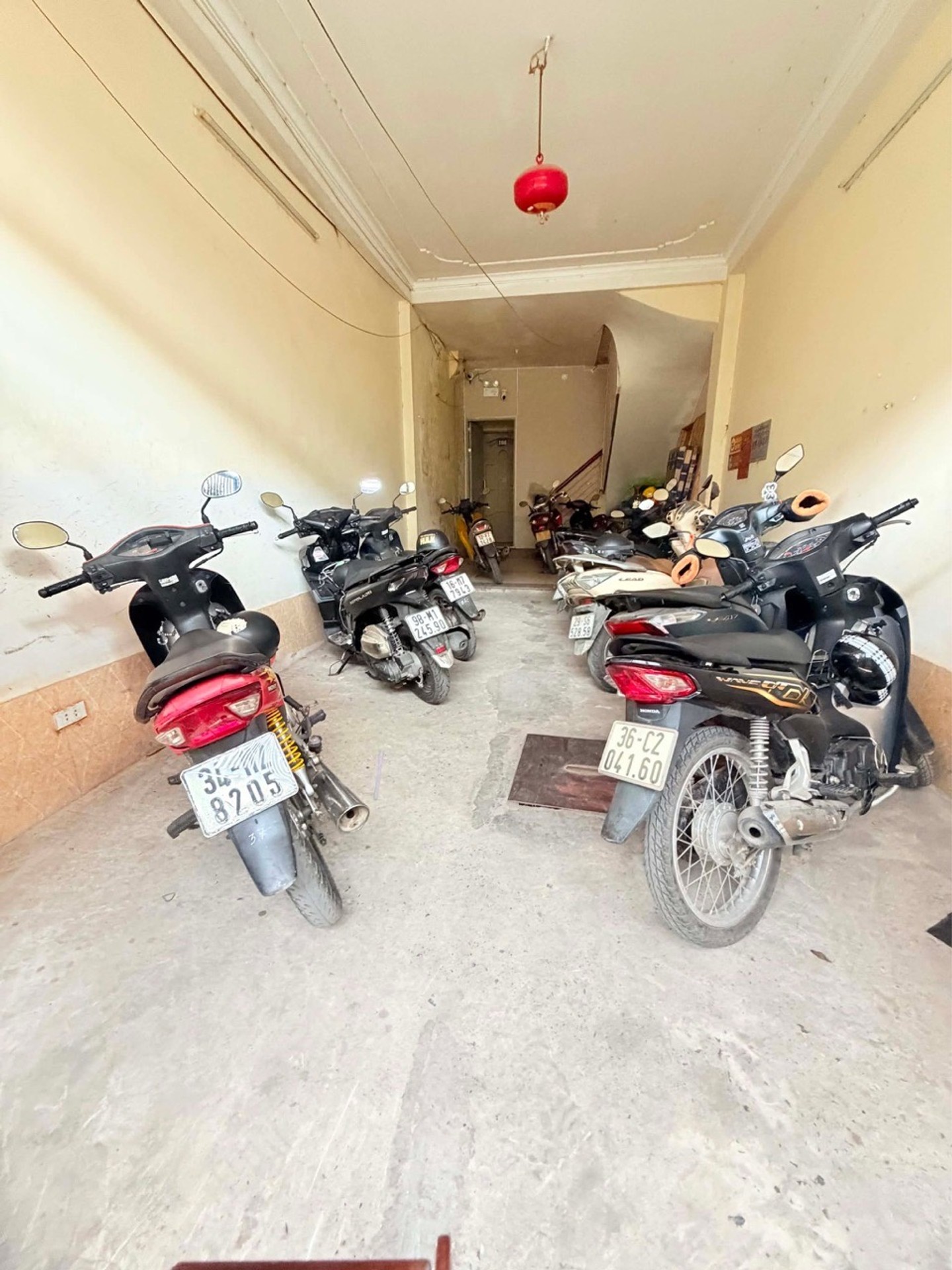 Bán nhà Lĩnh Nam - diện tích 69m2 5 tầng - Nhà đẹp hiếm có - giá 12,5 tỷ