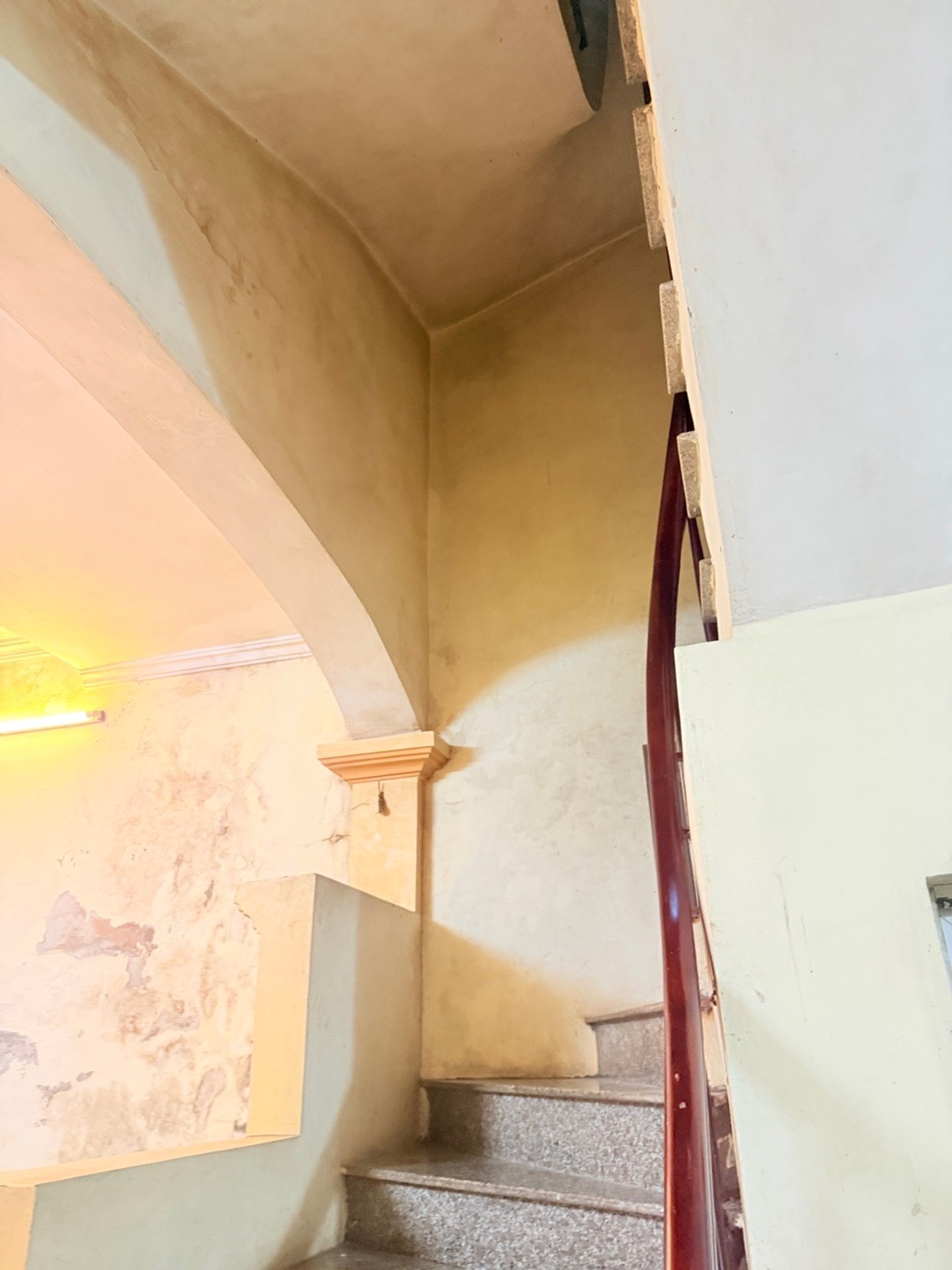 Bán nhà Lĩnh Nam - diện tích 69m2 5 tầng - Nhà đẹp hiếm có - giá 12,5 tỷ