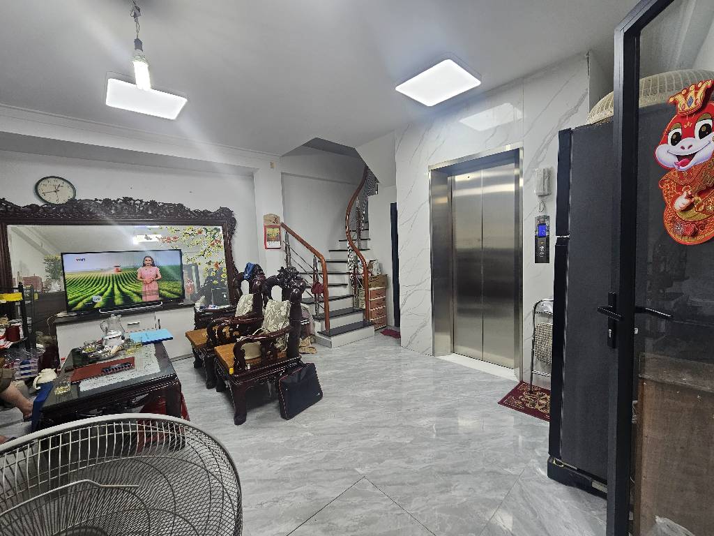 Bán nhà Trương Định - diện tích 39m2 6 tầng - Lô góc, 2 thoáng - giá 10 tỷ
