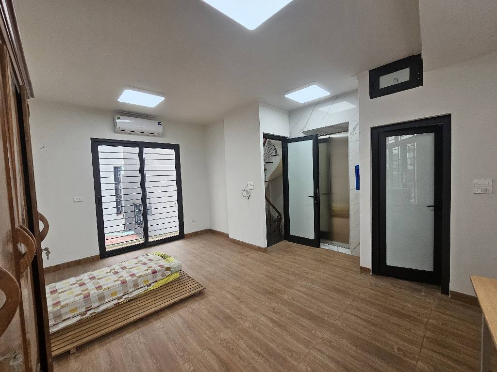 Bán nhà Trương Định - diện tích 39m2 6 tầng - Lô góc, 2 thoáng - giá 10 tỷ