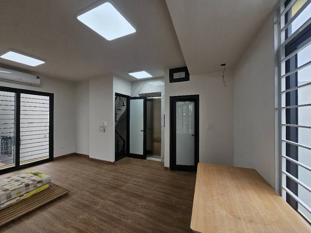 Bán nhà Trương Định - diện tích 39m2 6 tầng - Lô góc, 2 thoáng - giá 10 tỷ