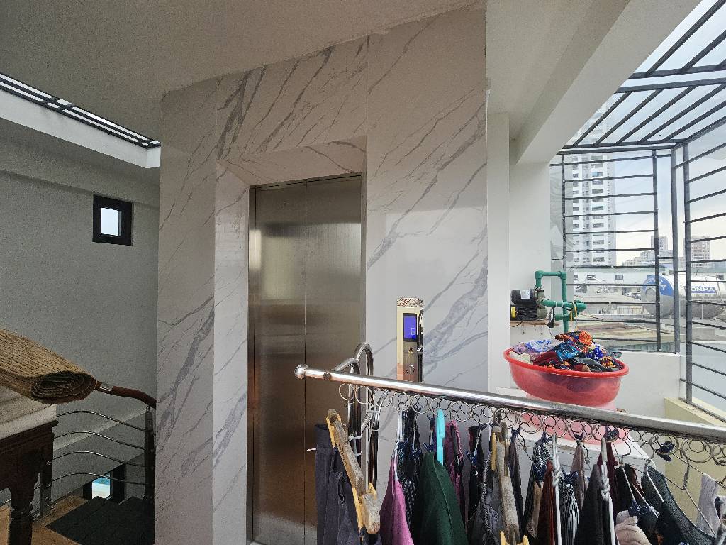 Bán nhà Trương Định - diện tích 39m2 6 tầng - Lô góc, 2 thoáng - giá 10 tỷ