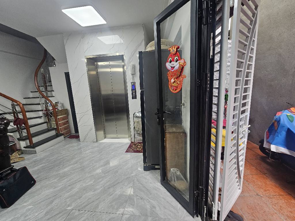 Bán nhà Trương Định - diện tích 39m2 6 tầng - Lô góc, 2 thoáng - giá 10 tỷ