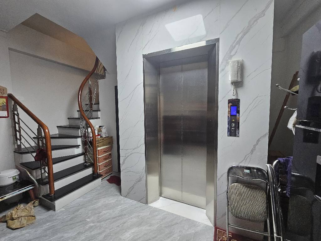 Bán nhà Trương Định - diện tích 39m2 6 tầng - Lô góc, 2 thoáng - giá 10 tỷ