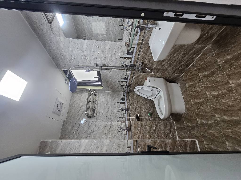 Bán nhà Trương Định - diện tích 39m2 6 tầng - Lô góc, 2 thoáng - giá 10 tỷ