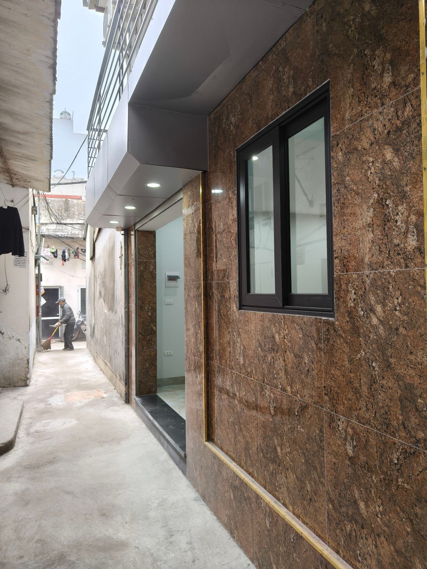 Bán nhà Lĩnh Nam - diện tích 20m2 2 tầng - ô tô đỗ cửa - giá 2,45 tỷ