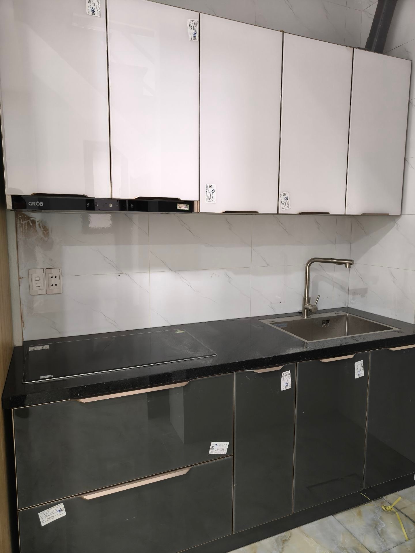 Bán nhà Lĩnh Nam - diện tích 20m2 2 tầng - ô tô đỗ cửa - giá 2,45 tỷ