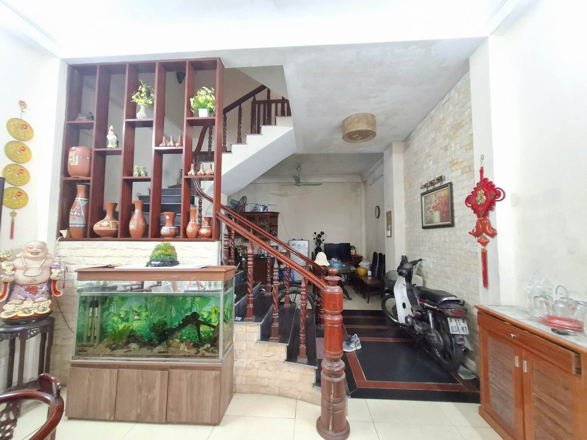 Bán nhà Hai Bà Trưng - diện tích 39m2 5 tầng - Lô góc 2 mặt ngõ - giá 10,3 tỷ
