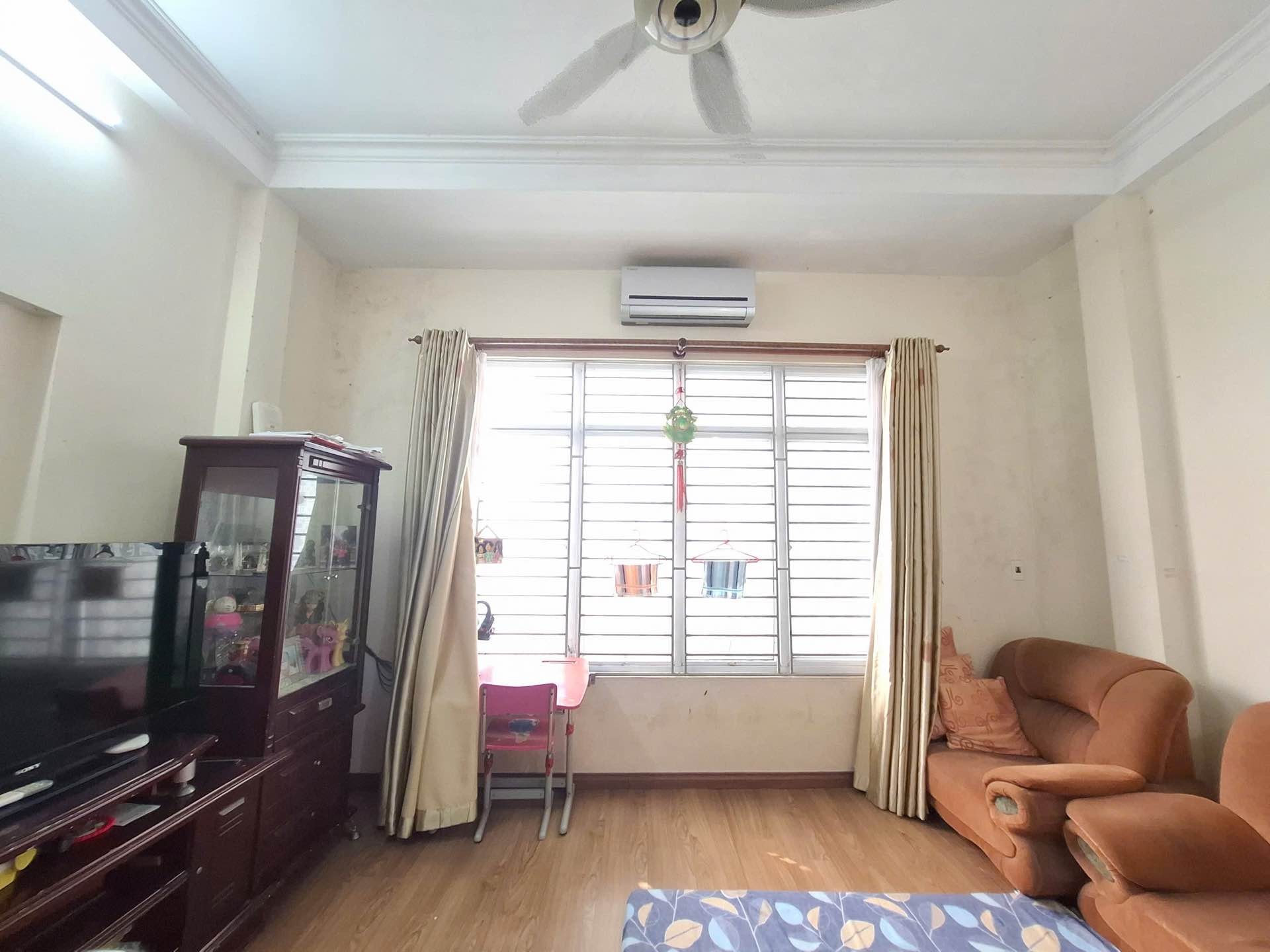 Bán nhà Hai Bà Trưng - diện tích 39m2 5 tầng - Lô góc 2 mặt ngõ - giá 10,3 tỷ