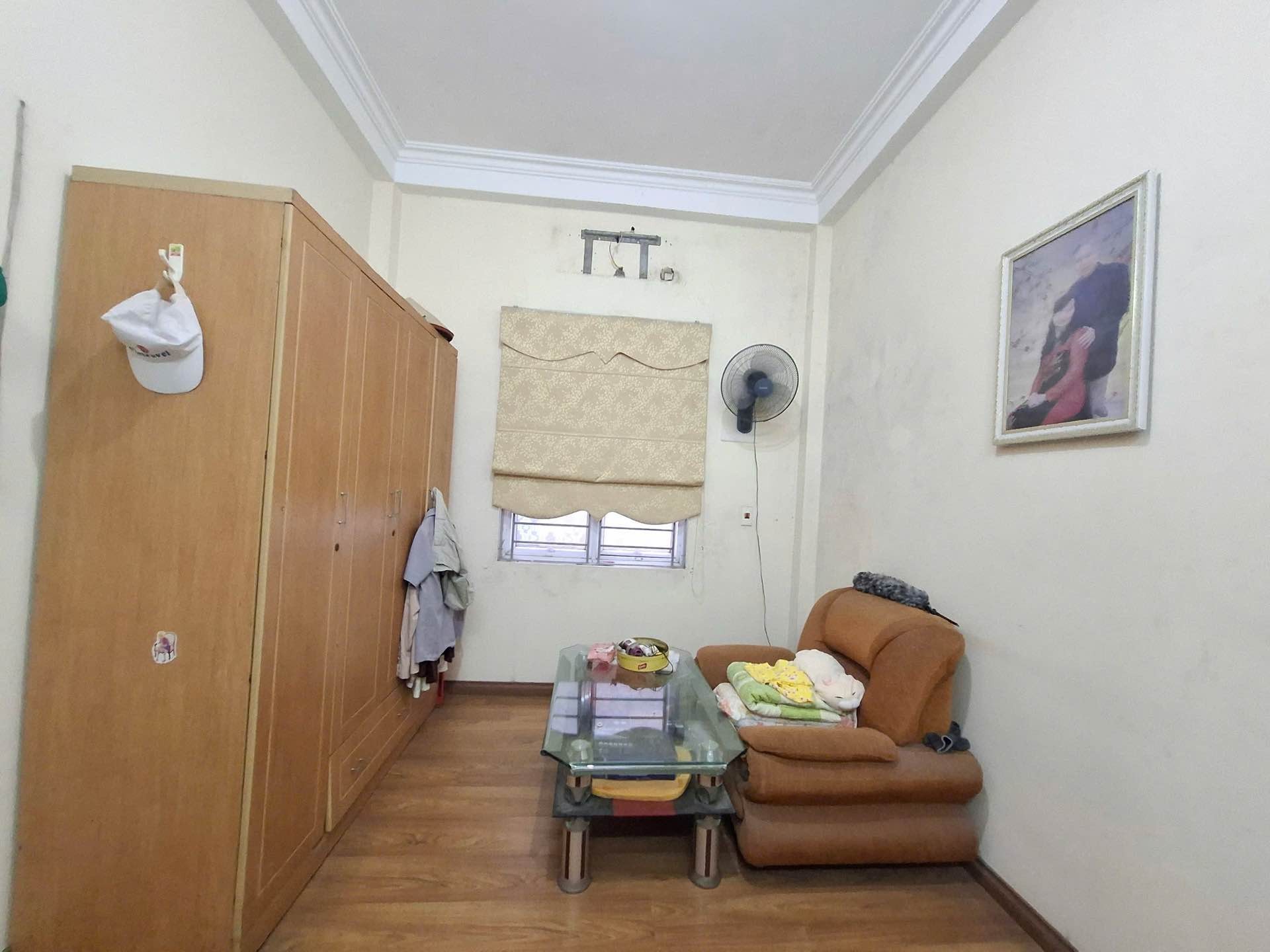 Bán nhà Hai Bà Trưng - diện tích 39m2 5 tầng - Lô góc 2 mặt ngõ - giá 10,3 tỷ