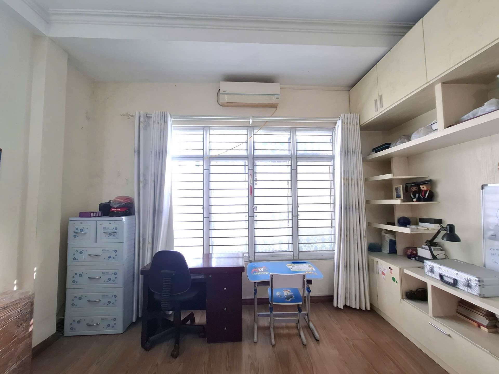 Bán nhà Hai Bà Trưng - diện tích 39m2 5 tầng - Lô góc 2 mặt ngõ - giá 10,3 tỷ
