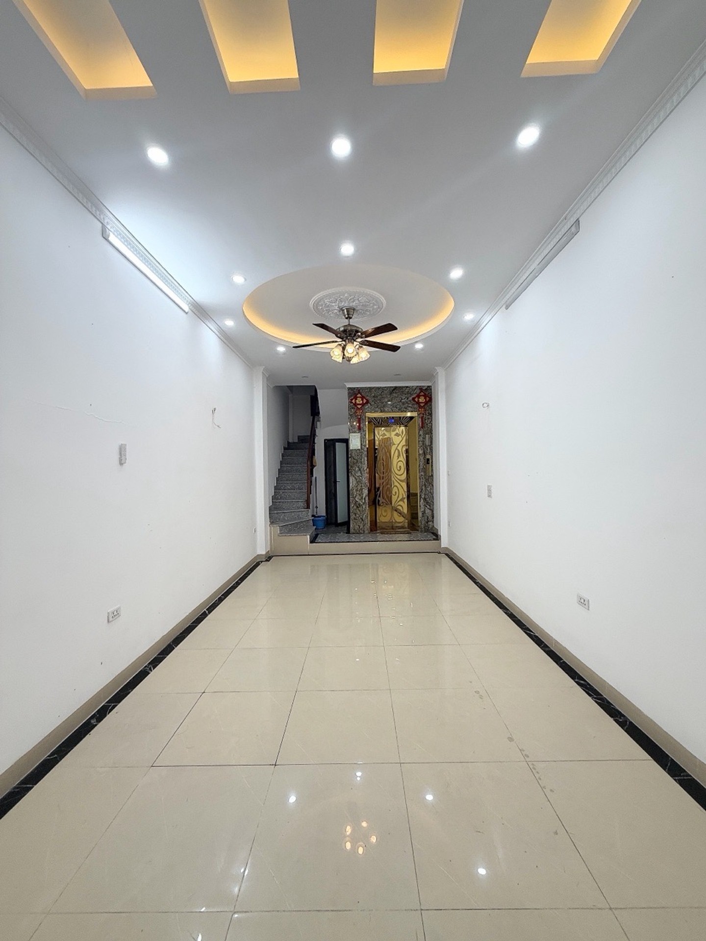 Bán nhà Yên Lạc - diện tích 37m2 6 tầng - thang máy, full nội thất - giá 13,5 tỷ