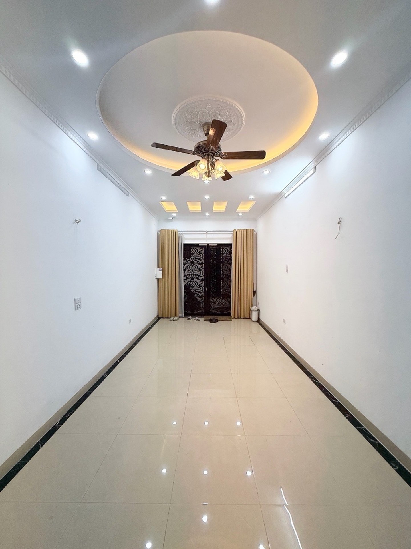 Bán nhà Yên Lạc - diện tích 37m2 6 tầng - thang máy, full nội thất - giá 13,5 tỷ