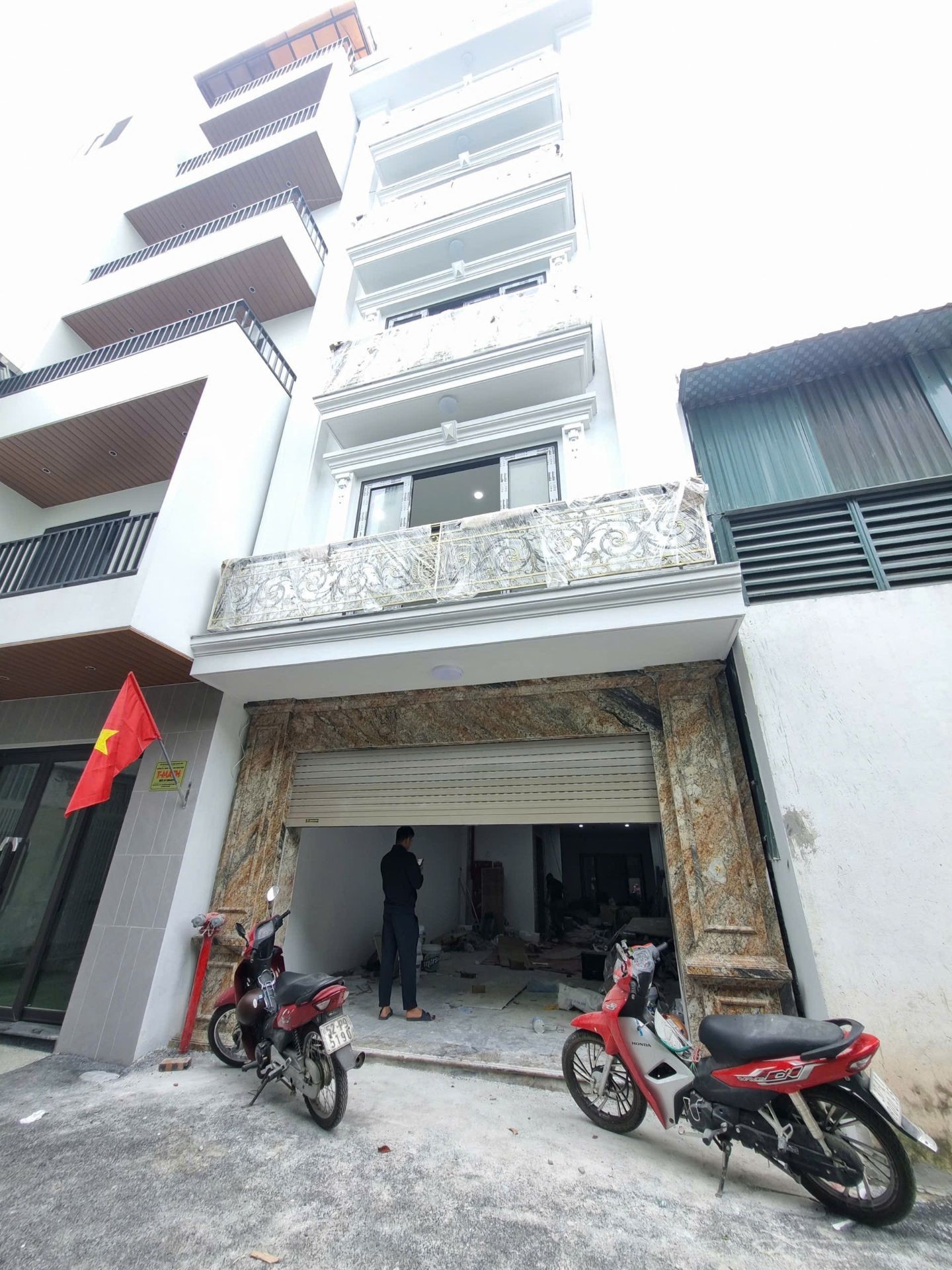 Bán nhà Ngõ 2 ô tô tránh - diện tích 93m2 6 tầng - PHÂN LÔ - Ô TÔ - ĐẤU GIÁ - CẠNH TECCO - SÁT CÔNG VIÊN - giá 26,5 tỷ