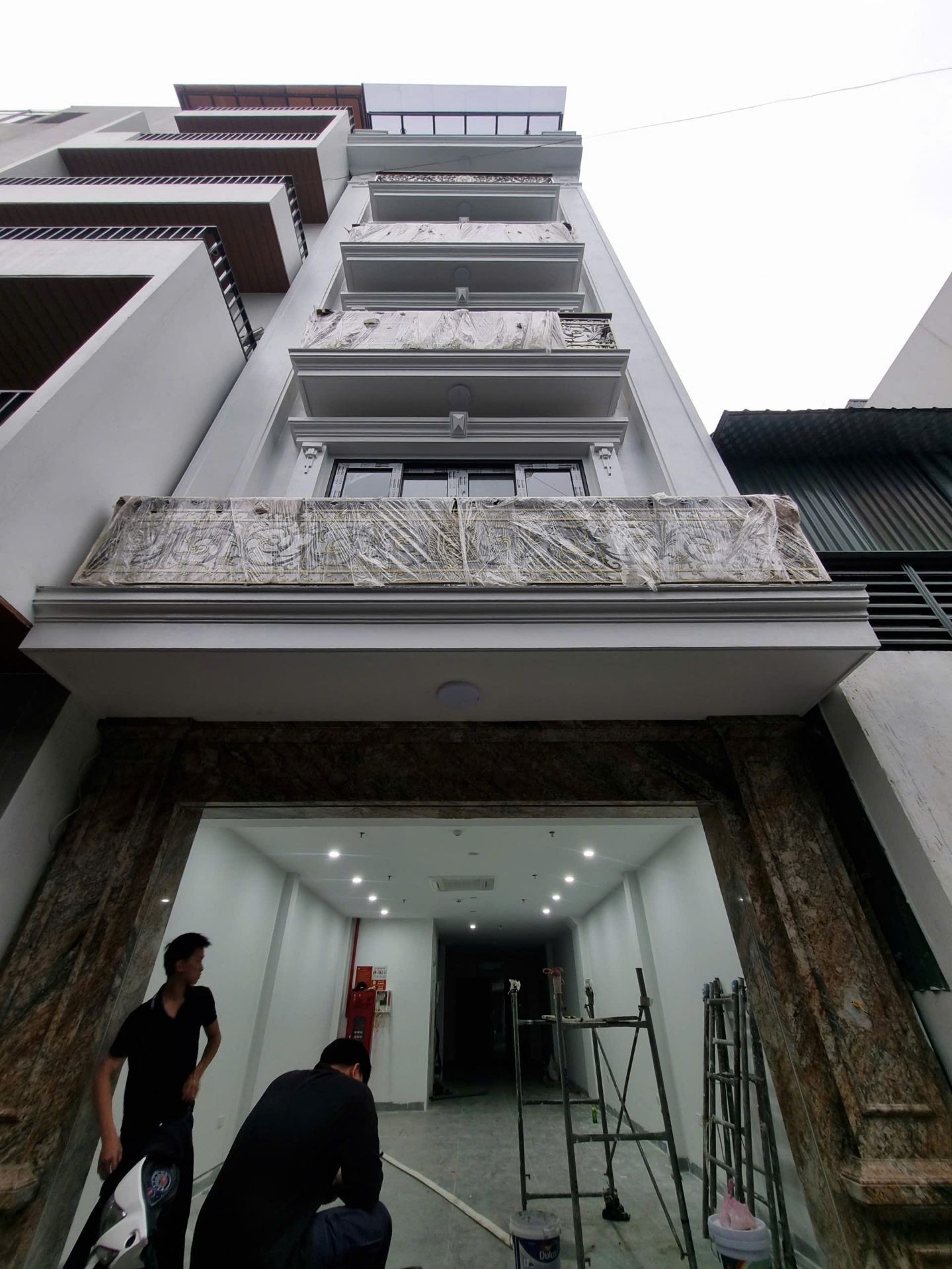 Bán nhà Ngõ 2 ô tô tránh - diện tích 93m2 6 tầng - PHÂN LÔ - Ô TÔ - ĐẤU GIÁ - CẠNH TECCO - SÁT CÔNG VIÊN - giá 26,5 tỷ