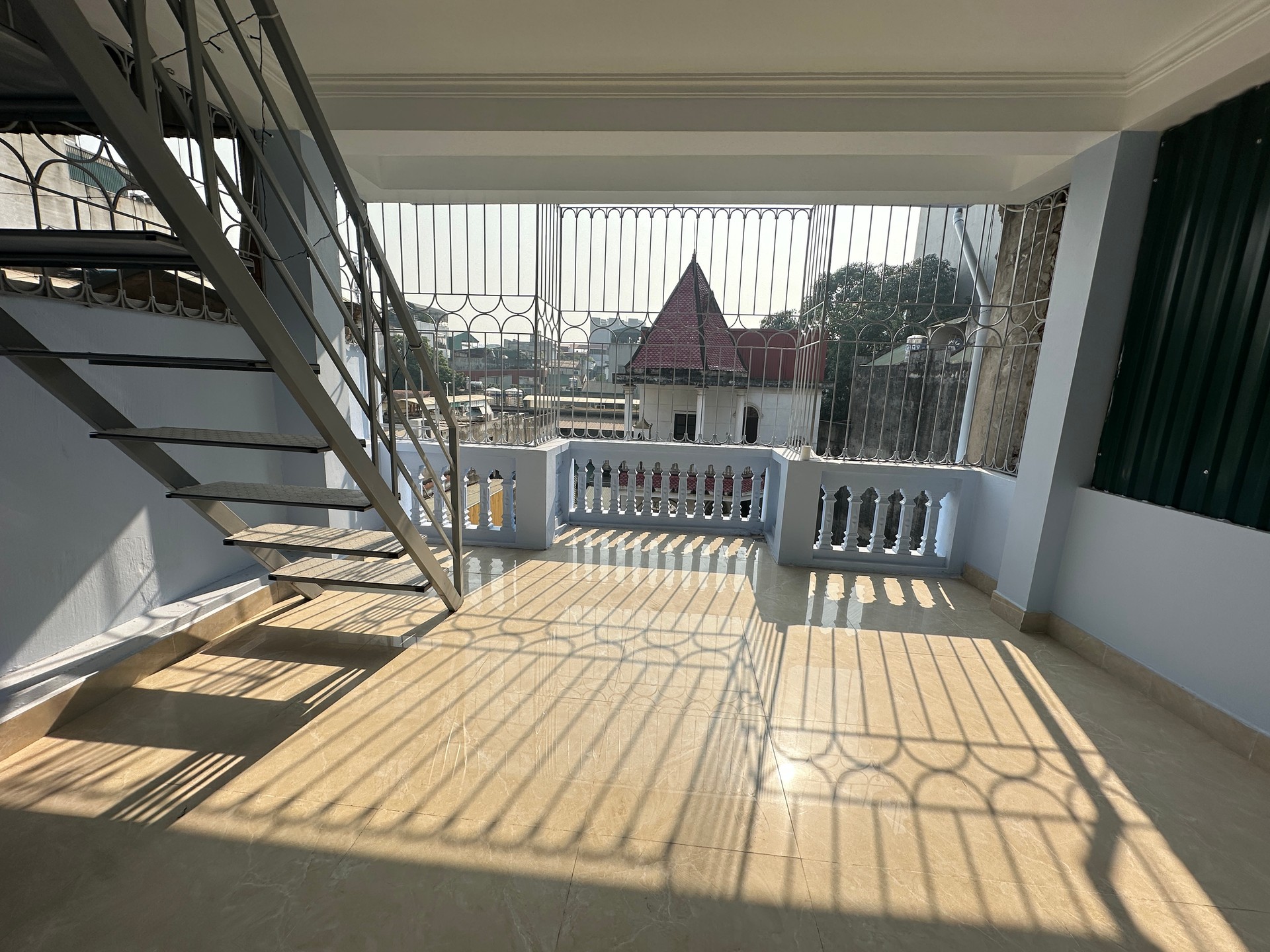 Bán nhà Định Công Thượng - diện tích 41m2 5 tầng - Mặt phố kinh doanh sầm uất - giá 18,5 tỷ