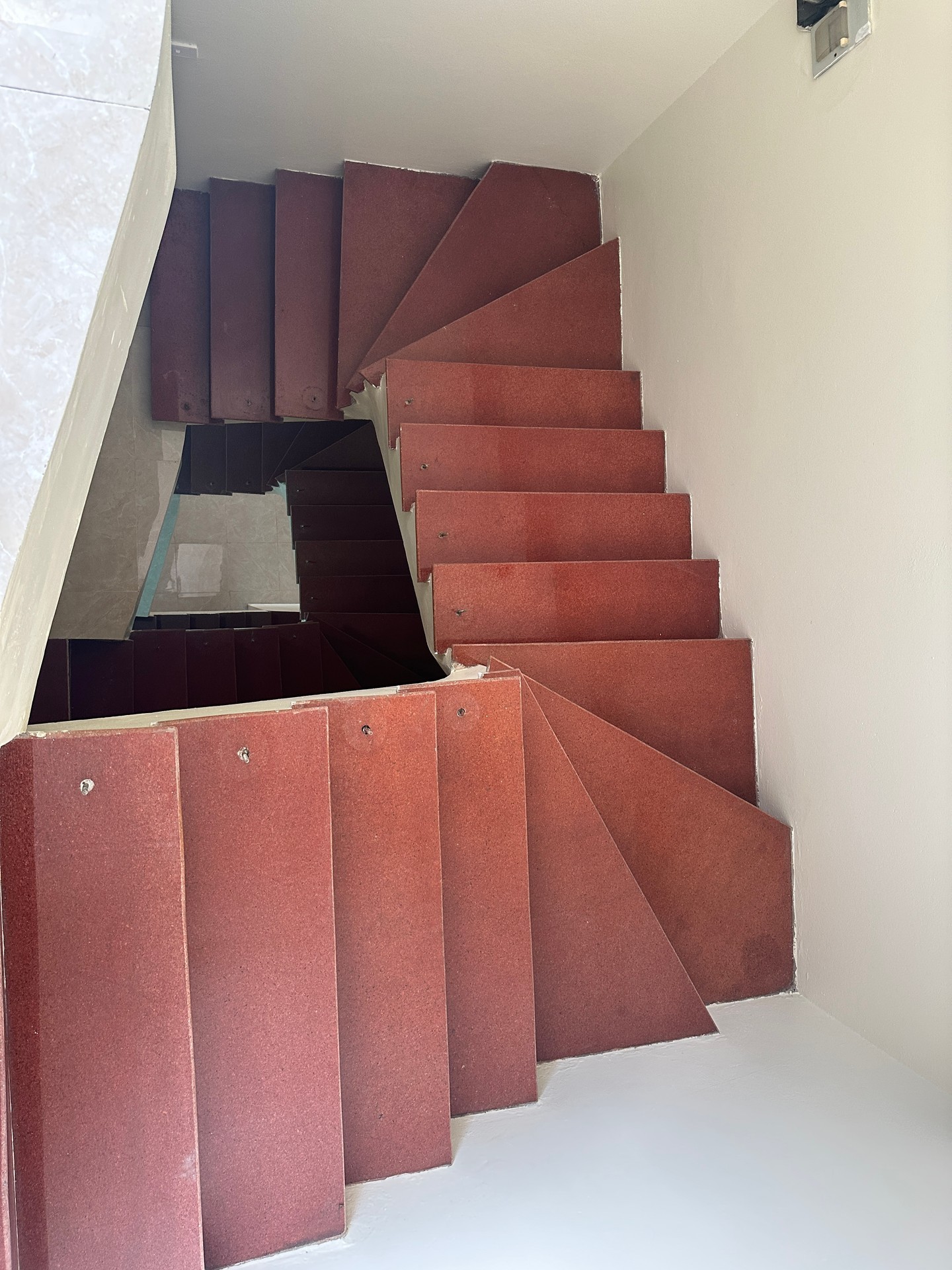 Bán nhà Định Công Thượng - diện tích 41m2 5 tầng - Mặt phố kinh doanh sầm uất - giá 18,5 tỷ