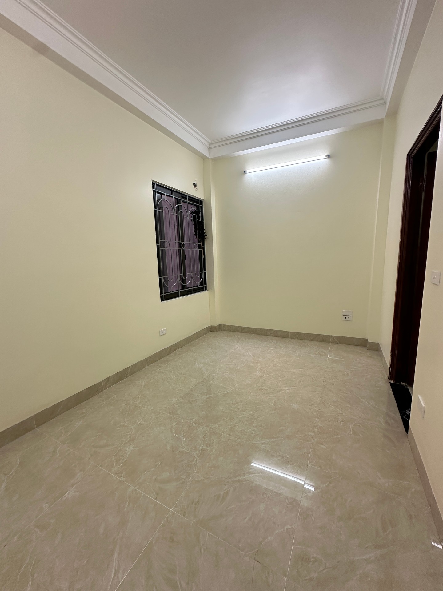 Bán nhà Định Công Thượng - diện tích 41m2 5 tầng - Mặt phố kinh doanh sầm uất - giá 18,5 tỷ